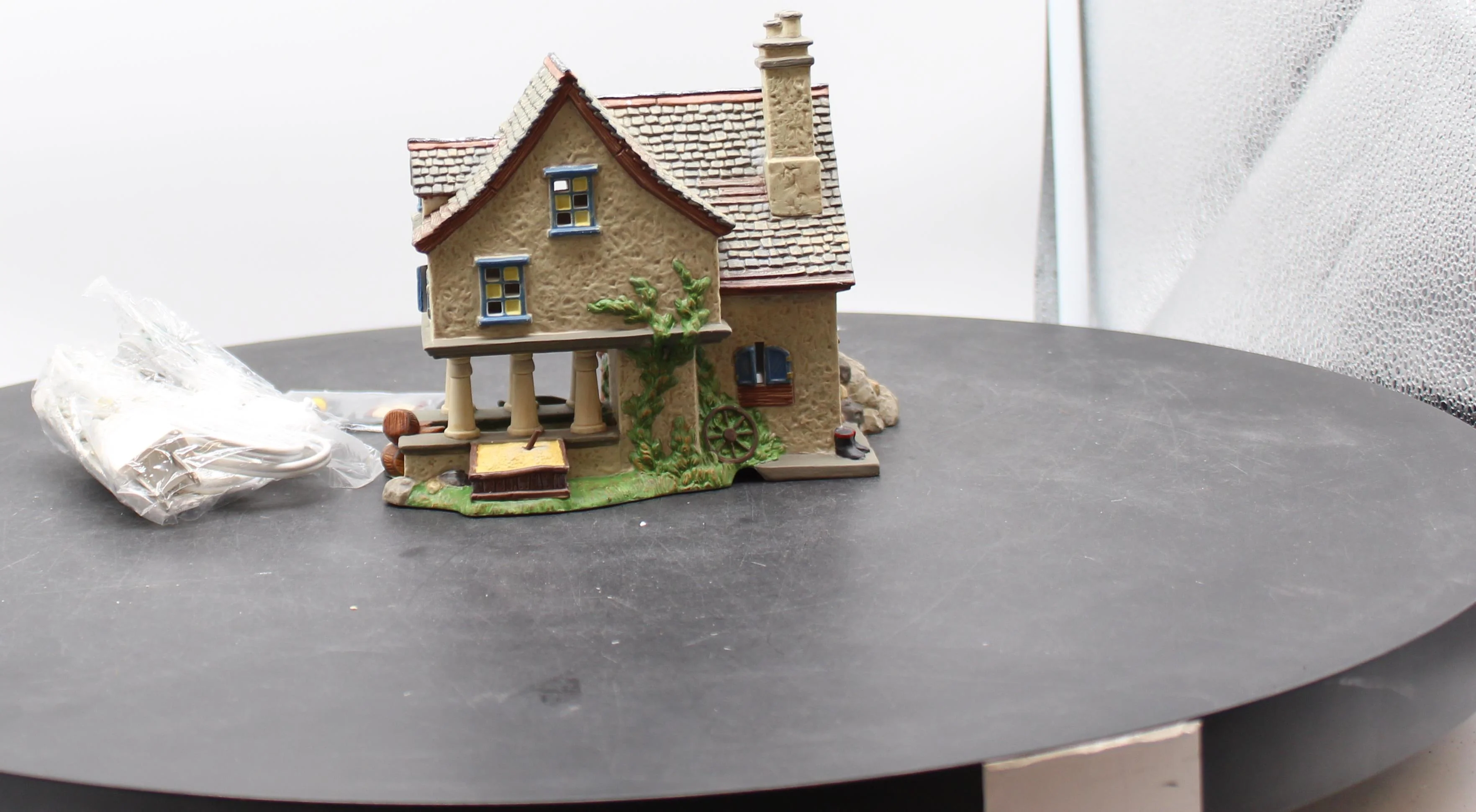 Department 56 New England Village SKU 56.56665 The Red Fox  Like New - Image 6