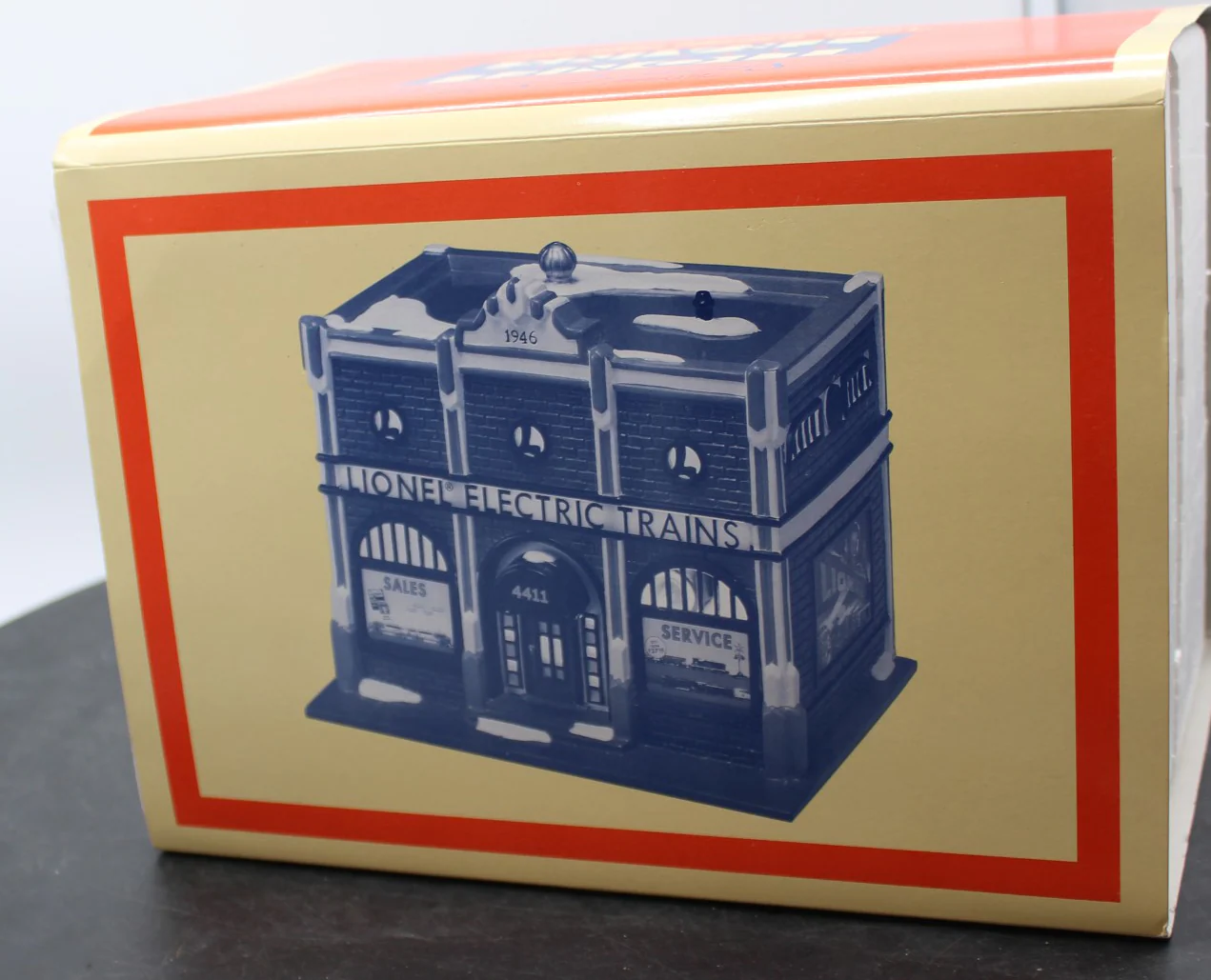 Dept 56 2202 Lionel Electric Trains Shop Snow Village  Used Excellent no light cord Damaged Box - Image 4