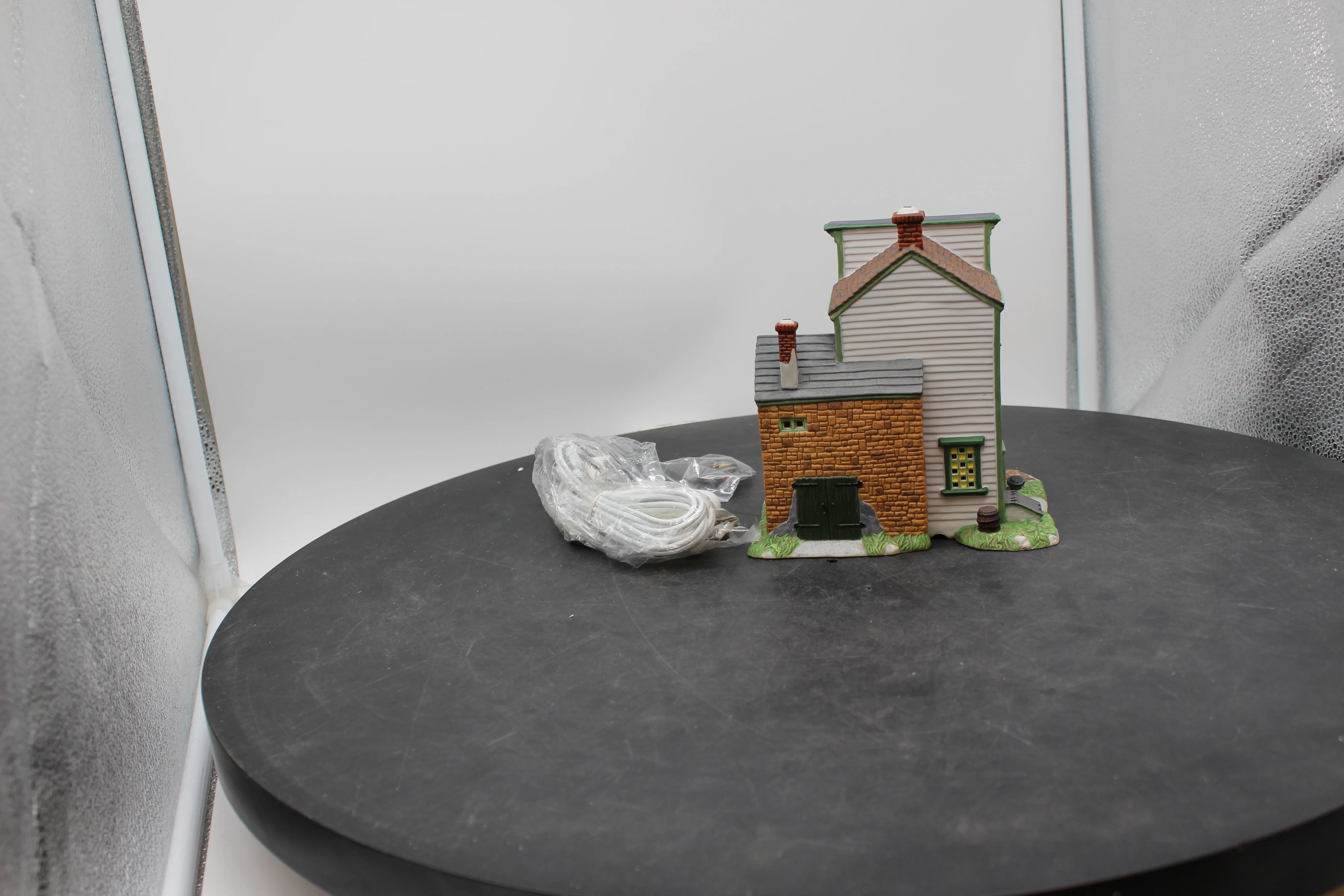 DEPT 56 56.56628 Walton Clocks Building Like New - Image 6