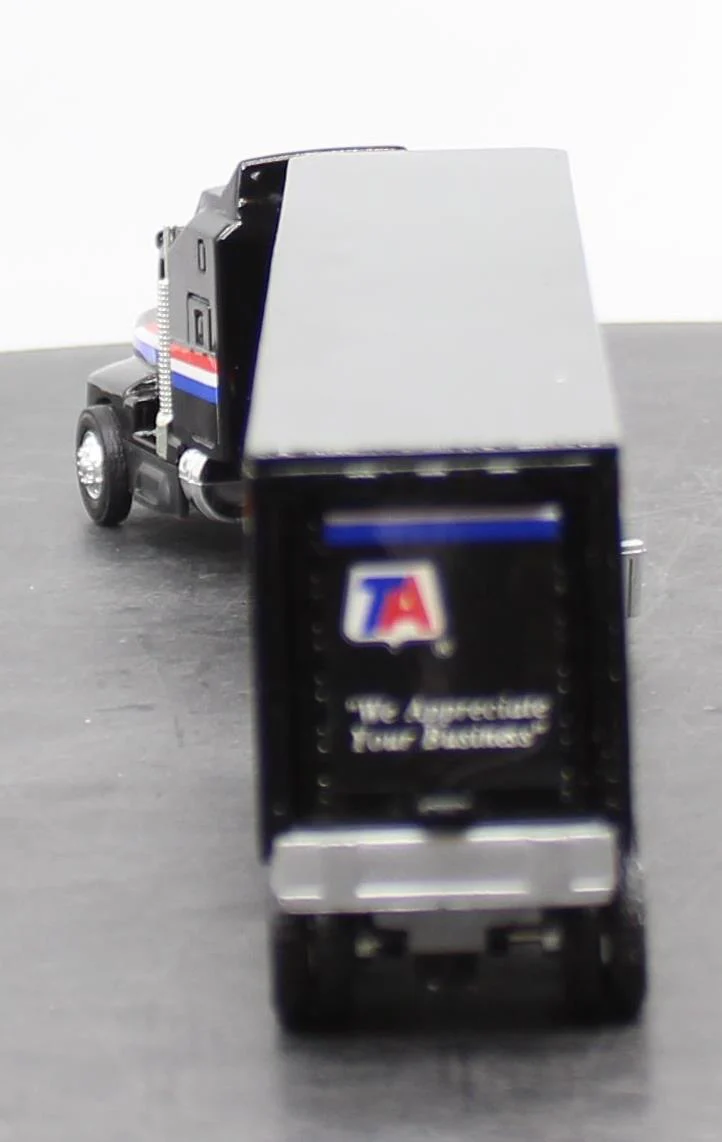 Ertl Truck Stops of America 9633UP Country Pride Kenworth Semi Like New - Image 6