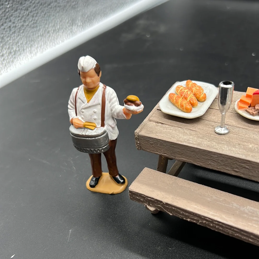 G Scale Accessory Pack 2: Picnic with Figures - Image 7