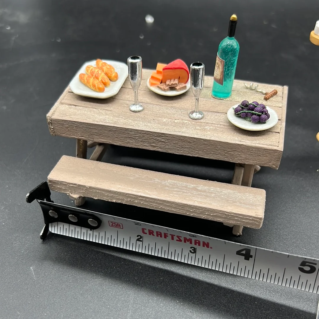 G Scale Accessory Pack 2: Picnic with Figures - Image 8