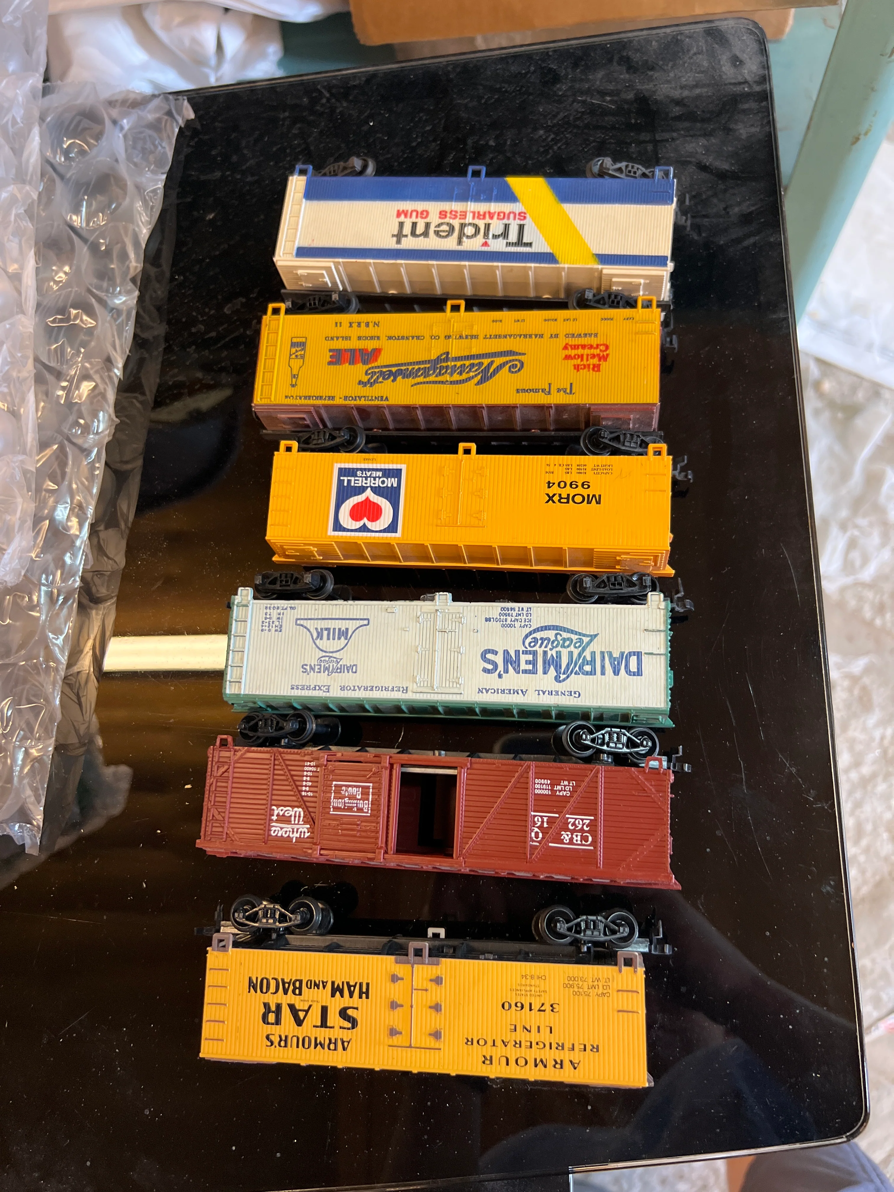 HO Bargain Car Random Reefers 6 car Pack Used Good - Image 3