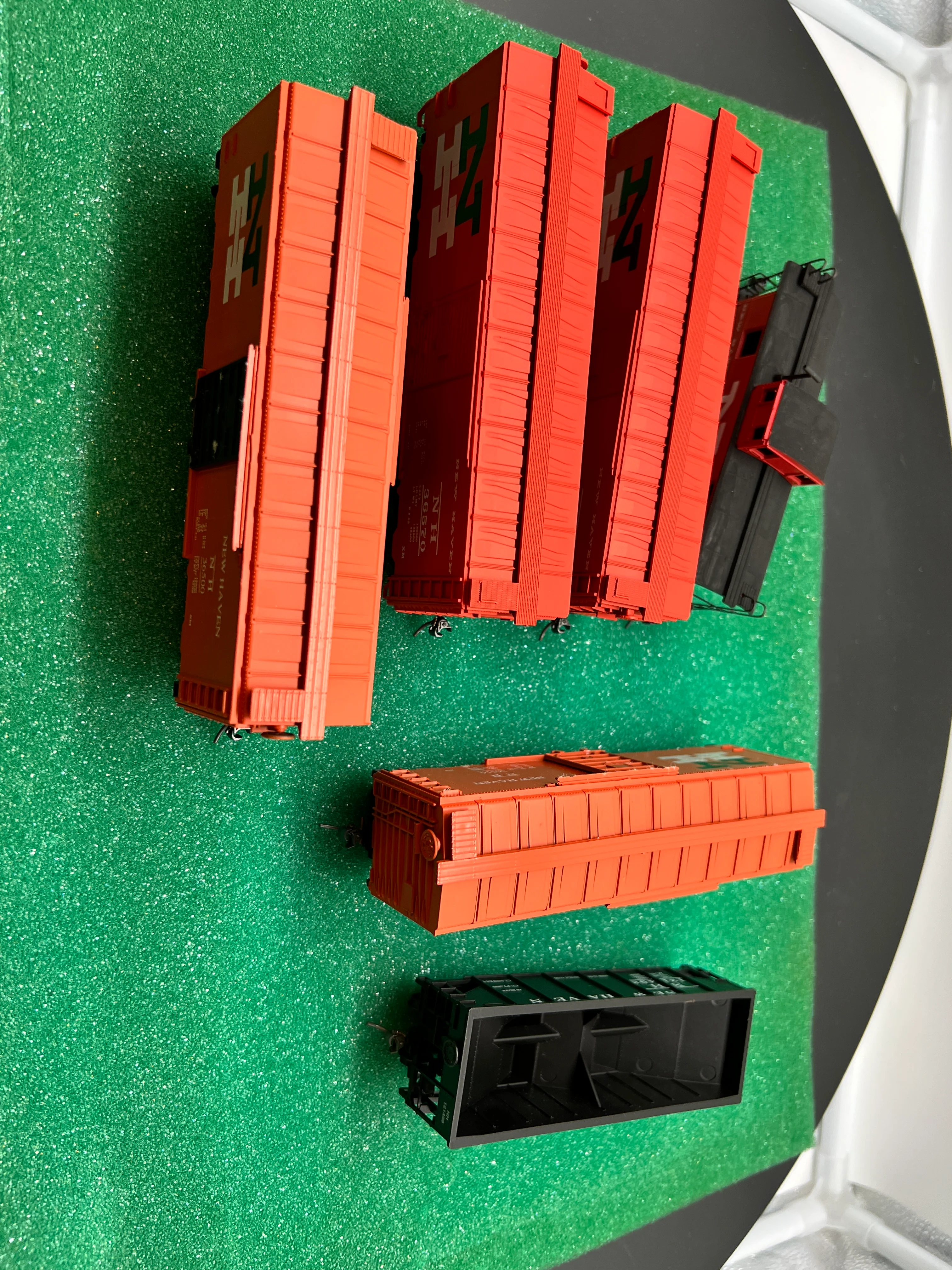 HO Scale Bargain Car Pack 117:  Set of 6 New Haven Freight car pack HO SCALE USED - Image 4