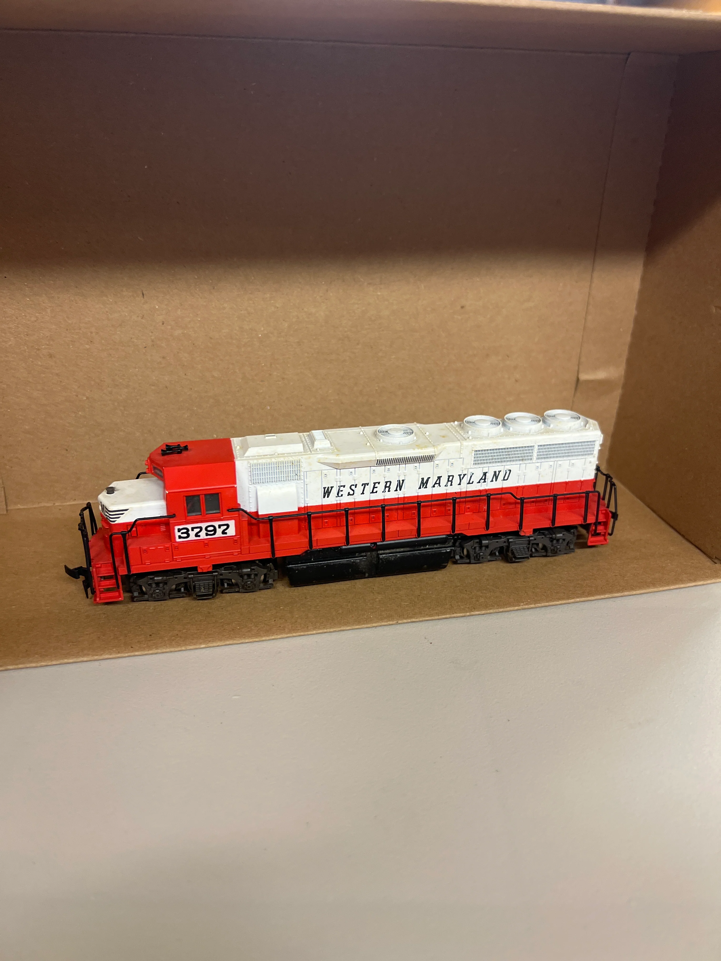 HO Scale Bargain Engine 129 Atlas Western Maryland Diesel Used Good - Image 4