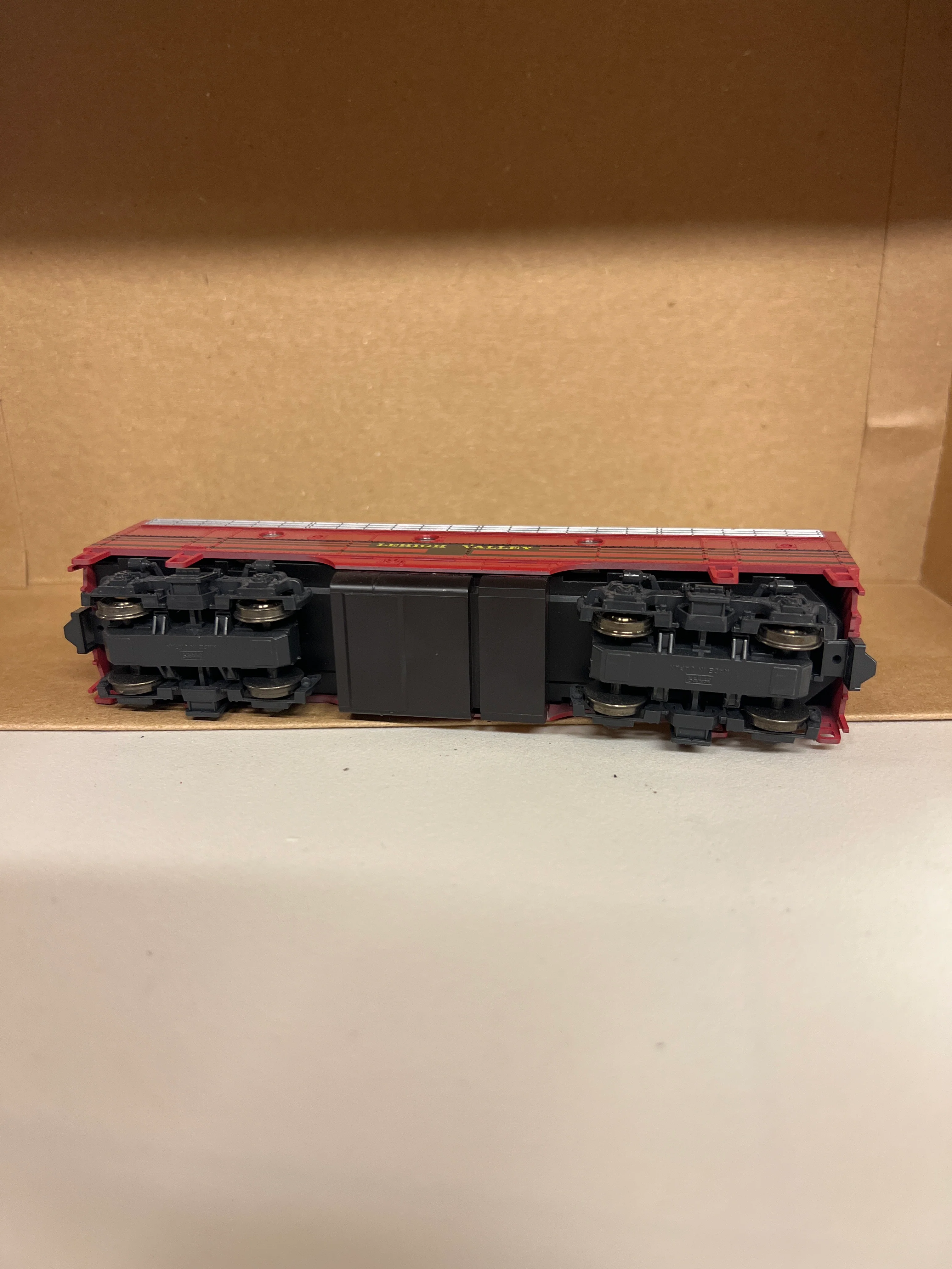 HO Scale Bargain Engine 137 kato Lehigh valley B unit Diesel engine Used VG - Image 5