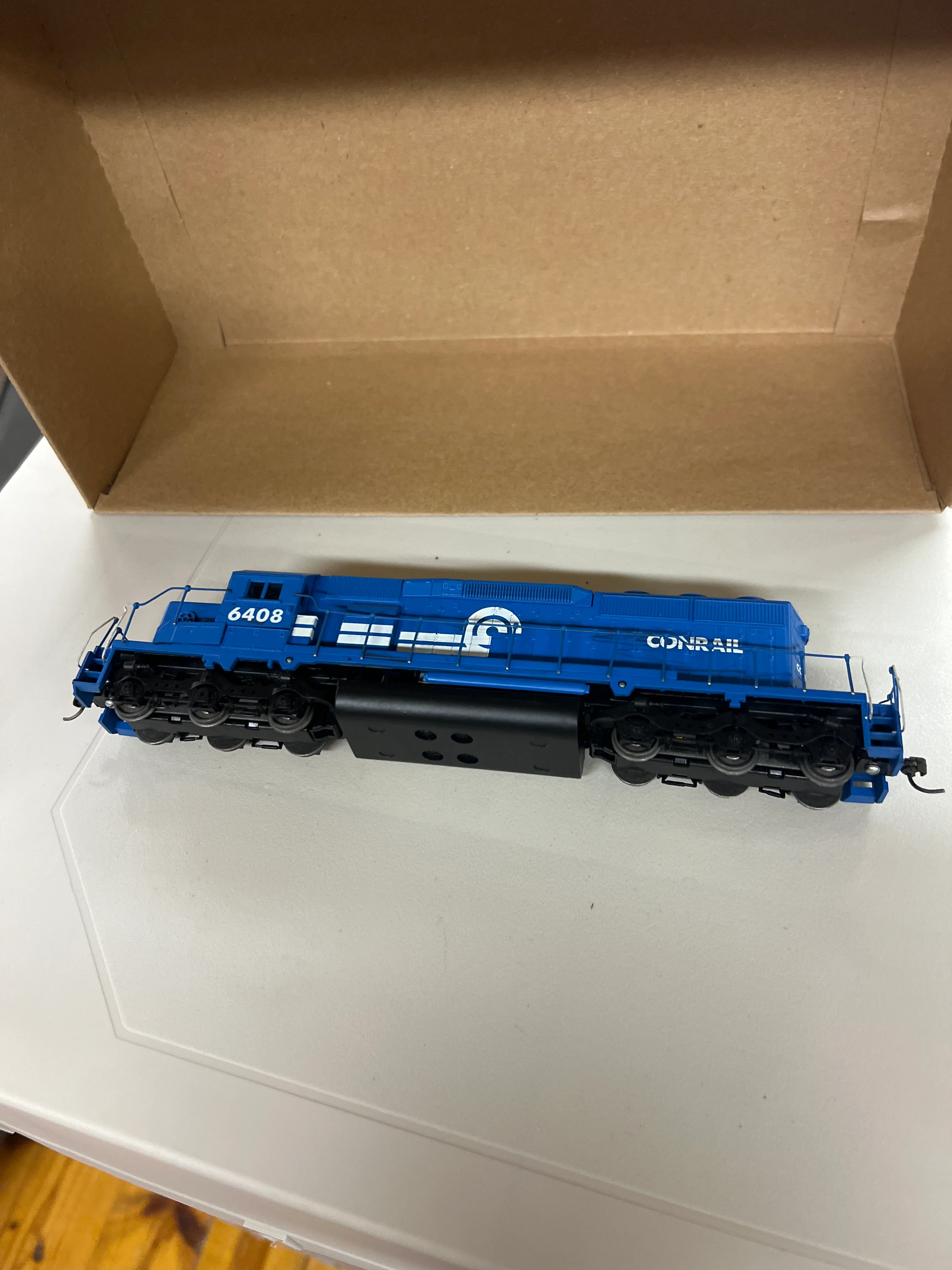 HO Scale Bargain Engine  140 Conrail diesel Engine Used VG - Image 2