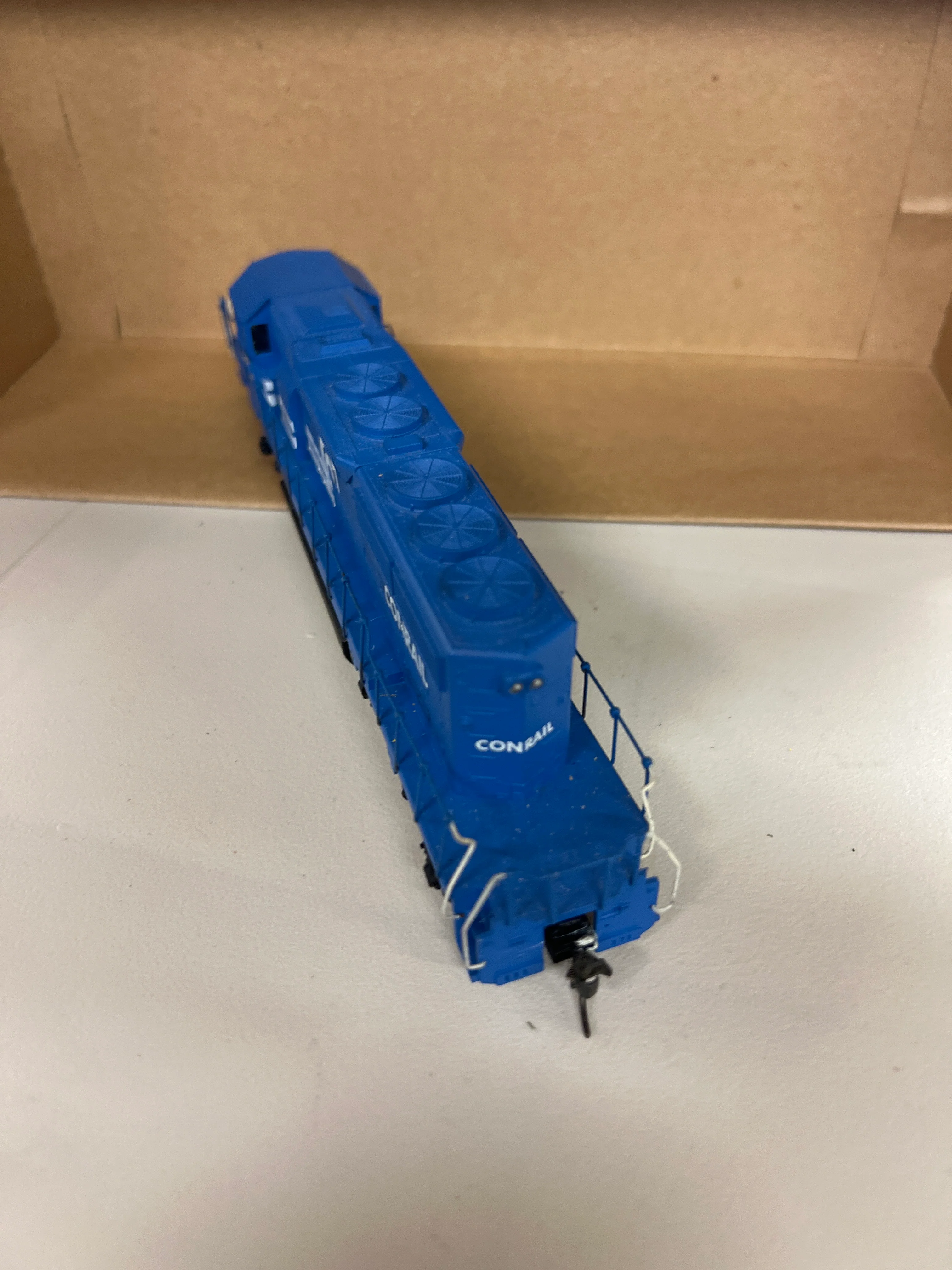 HO Scale Bargain Engine  140 Conrail diesel Engine Used VG - Image 3