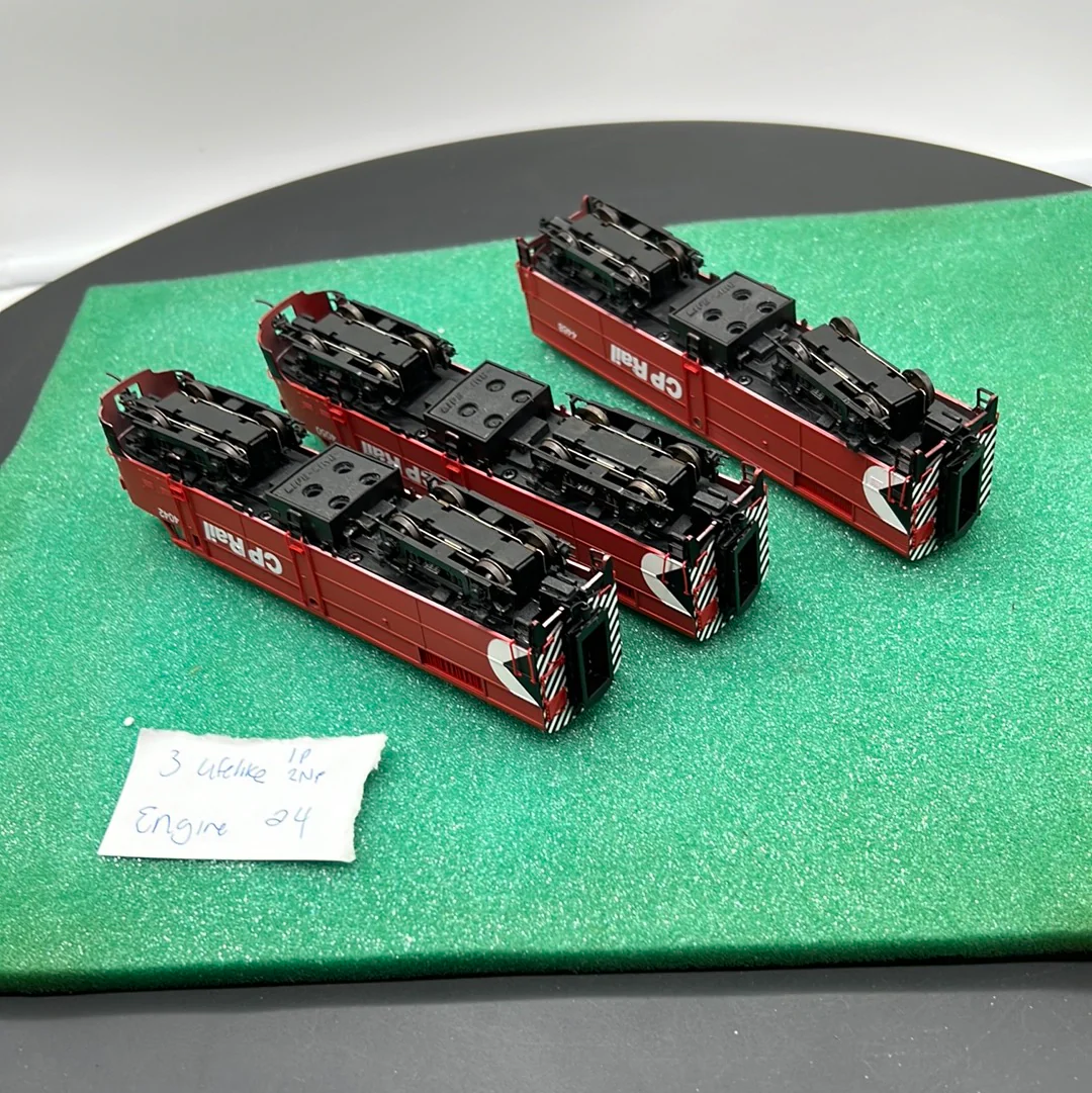 HO Scale Bargain Engine 24: Lifelike Canadian Pacific diesel set 1 pow 2 NP HO Scale Used Good - Image 5