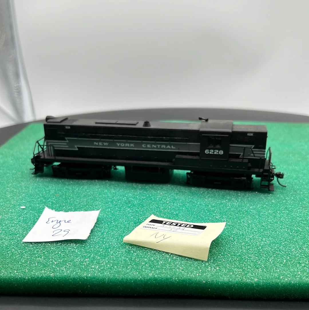 HO Scale Bargain Engine 29: Kato New York Central NYC diesel HO Scale Used VG - Image 3