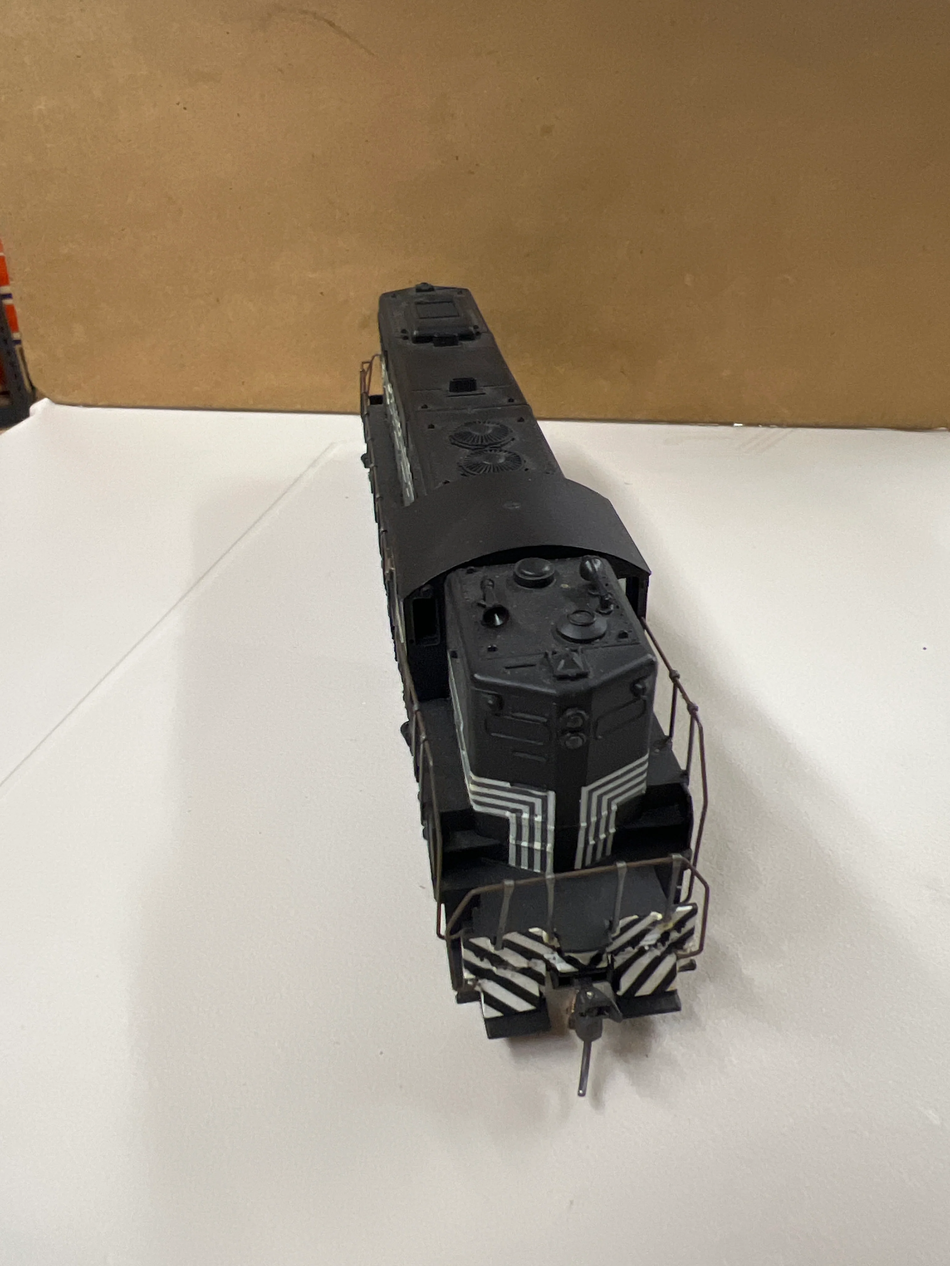 HO Scale Bargain Engine 53 New York Central Diesel Engine Used VG - Image 4