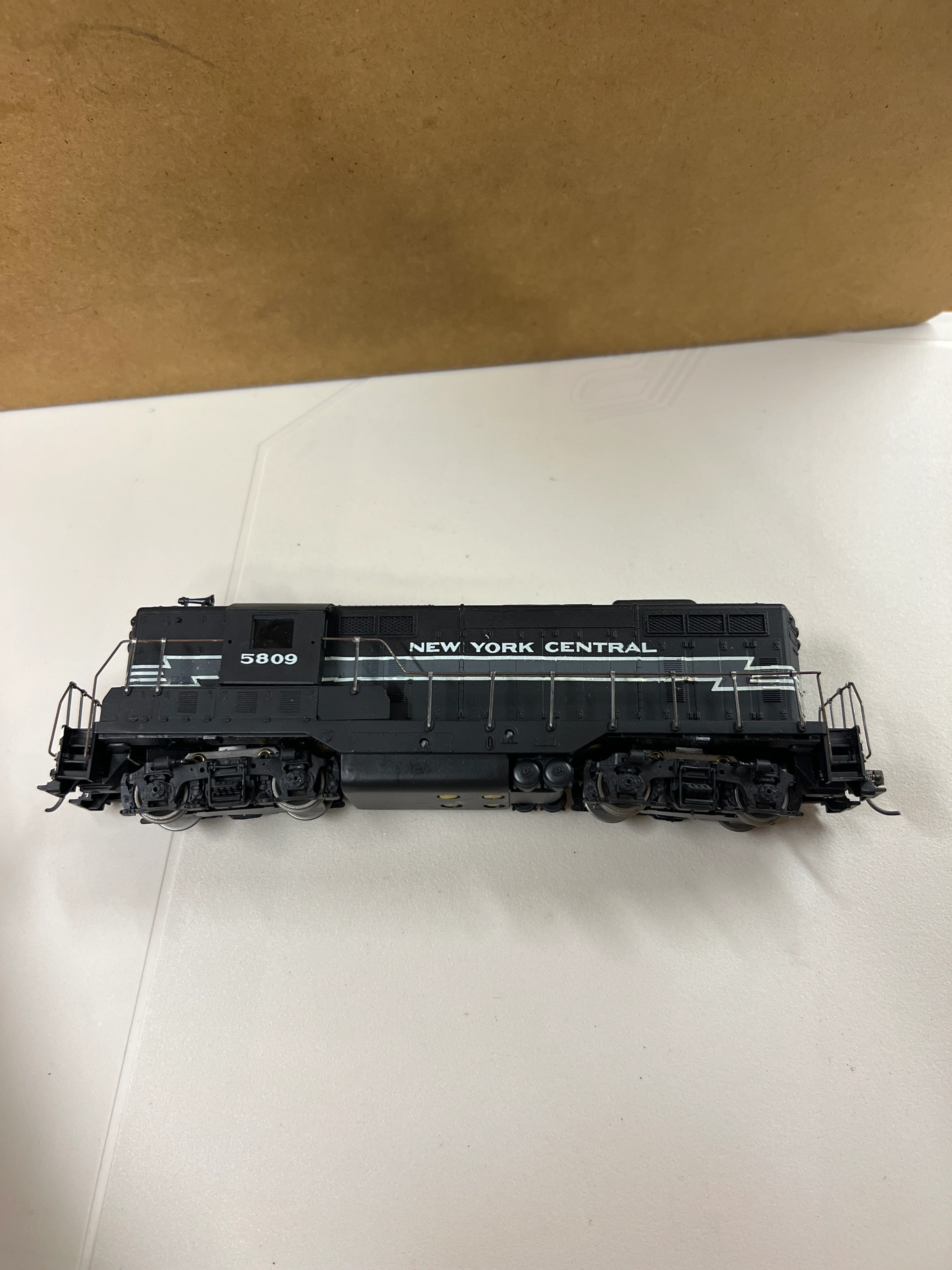 HO Scale Bargain Engine 53 New York Central Diesel Engine Used VG - Image 6