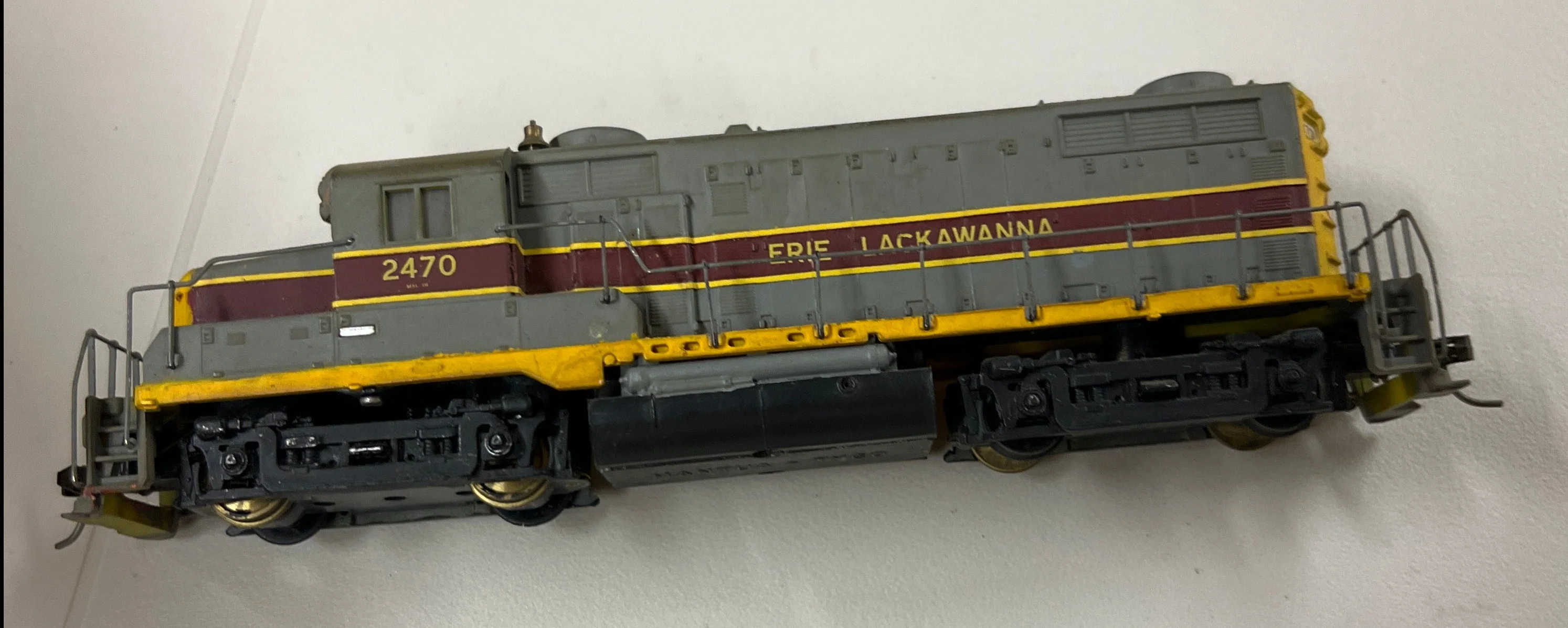 HO Scale Bargain Engine 72 Erie Lackawanna Diesel NONPOWERED Used Good - Image 3