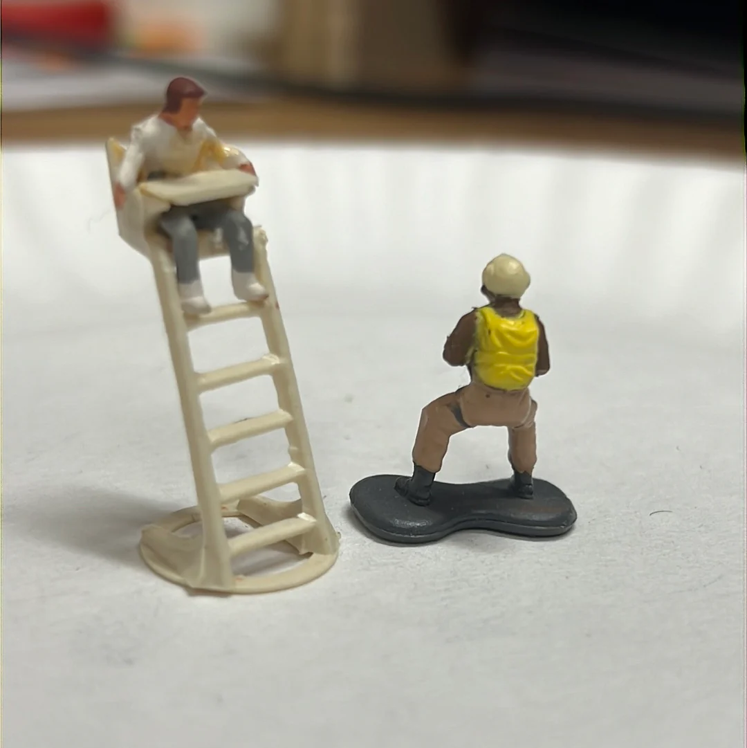 HO Scale bargain figure pack Pilot - Image 4