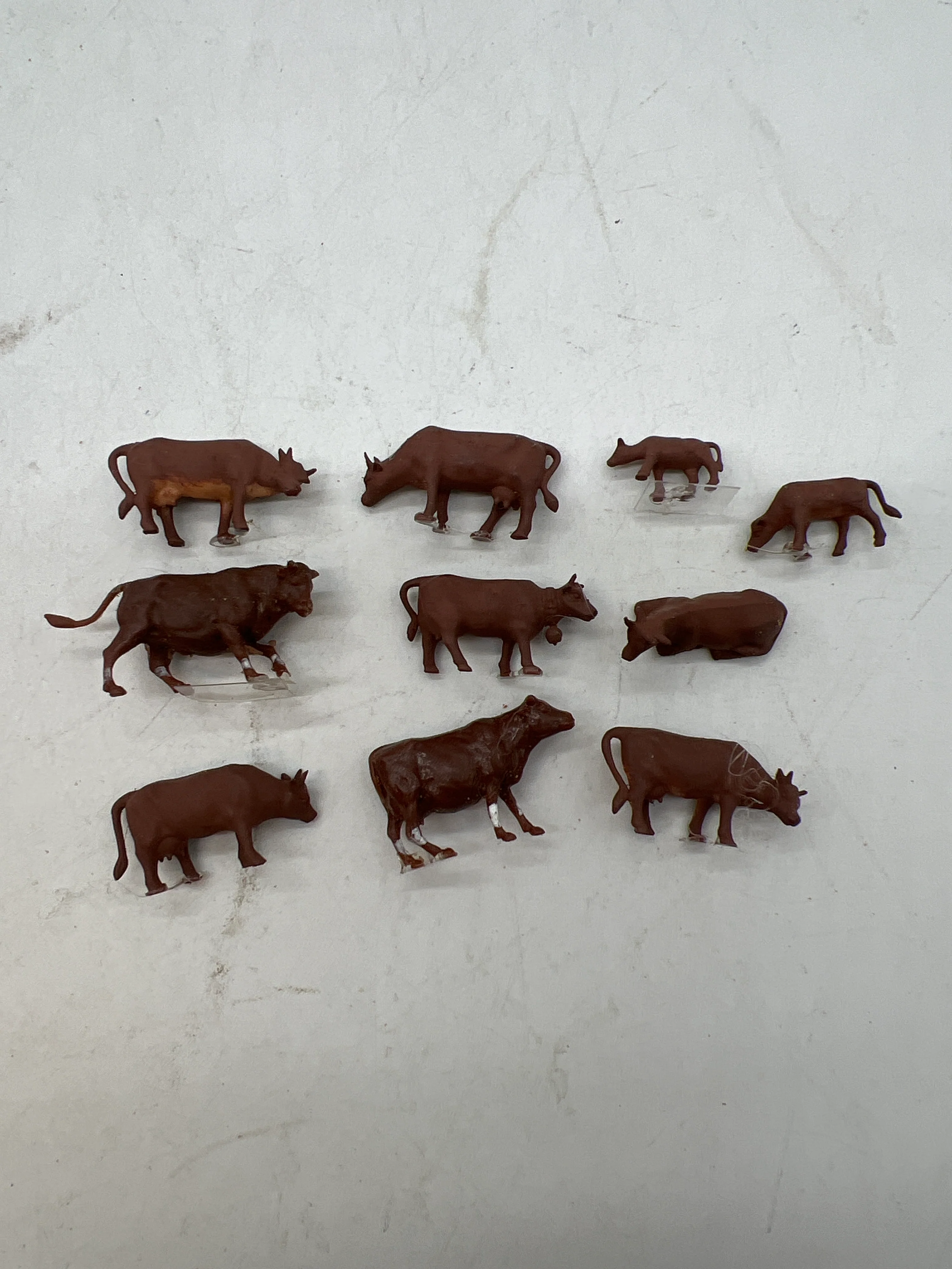 HOFIGURES 10 Brown Cows PACK 1 HO SCALE USED