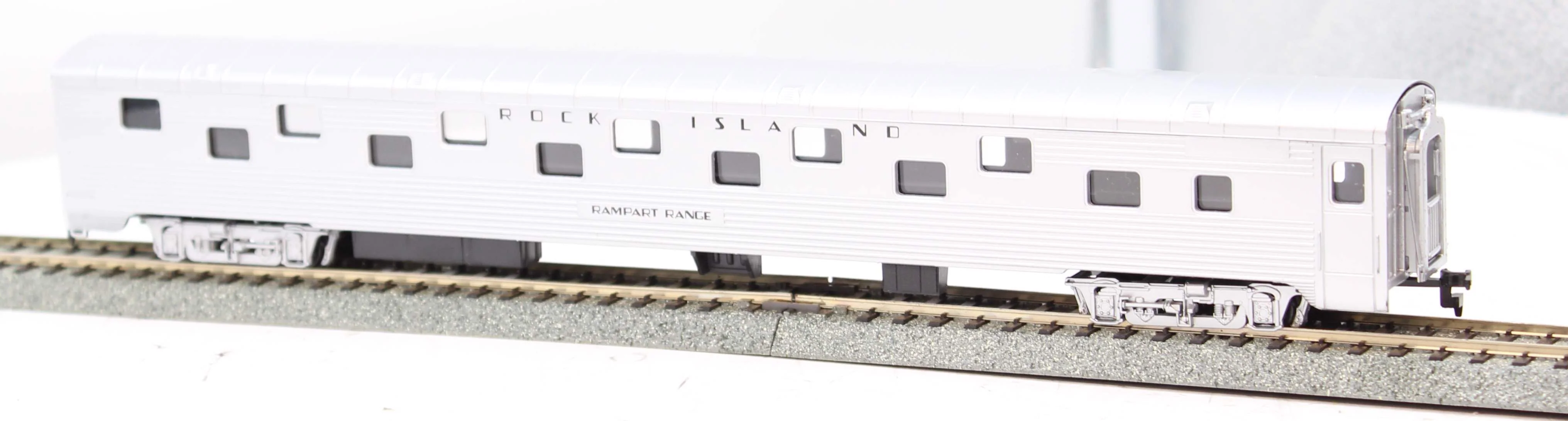 IHC 47386 Corragated Rock Island Sleeper Car HO SCALE Like New - Image 5