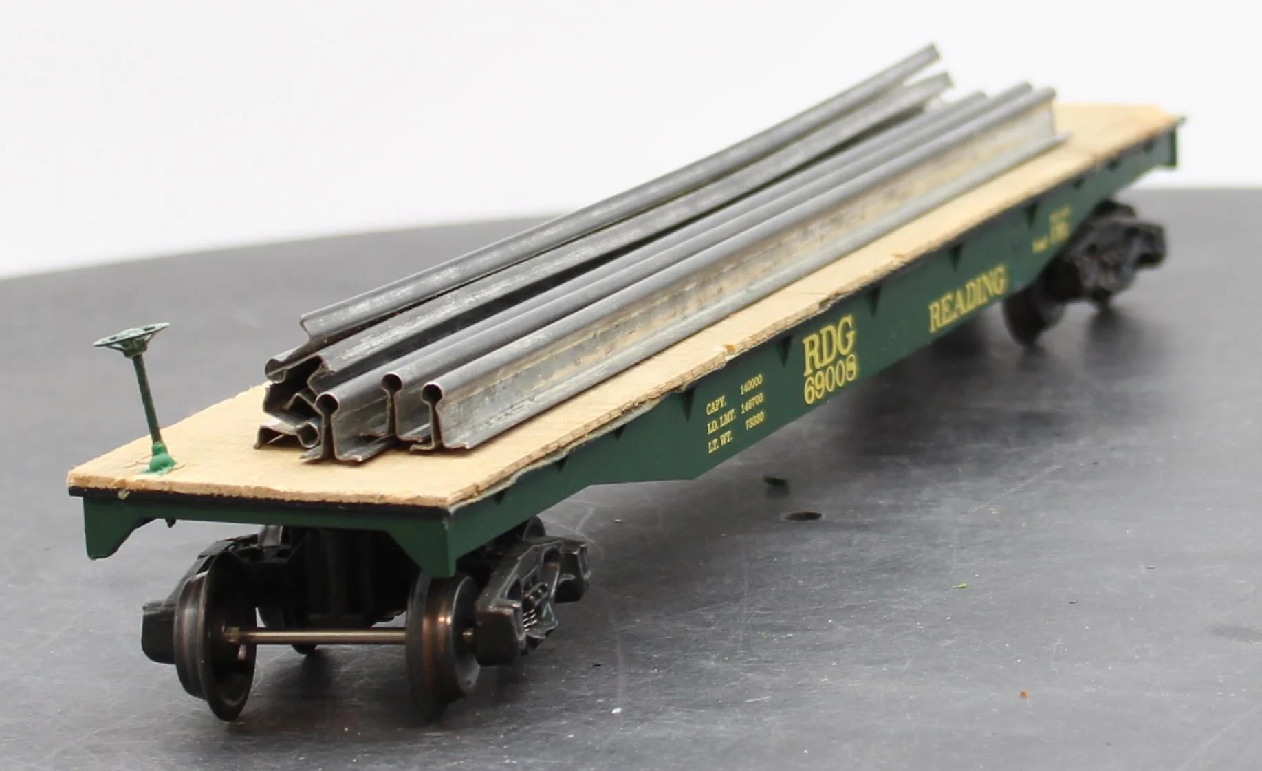 K-Line Flat Car with load K-69008 O SCALE Used - Image 2