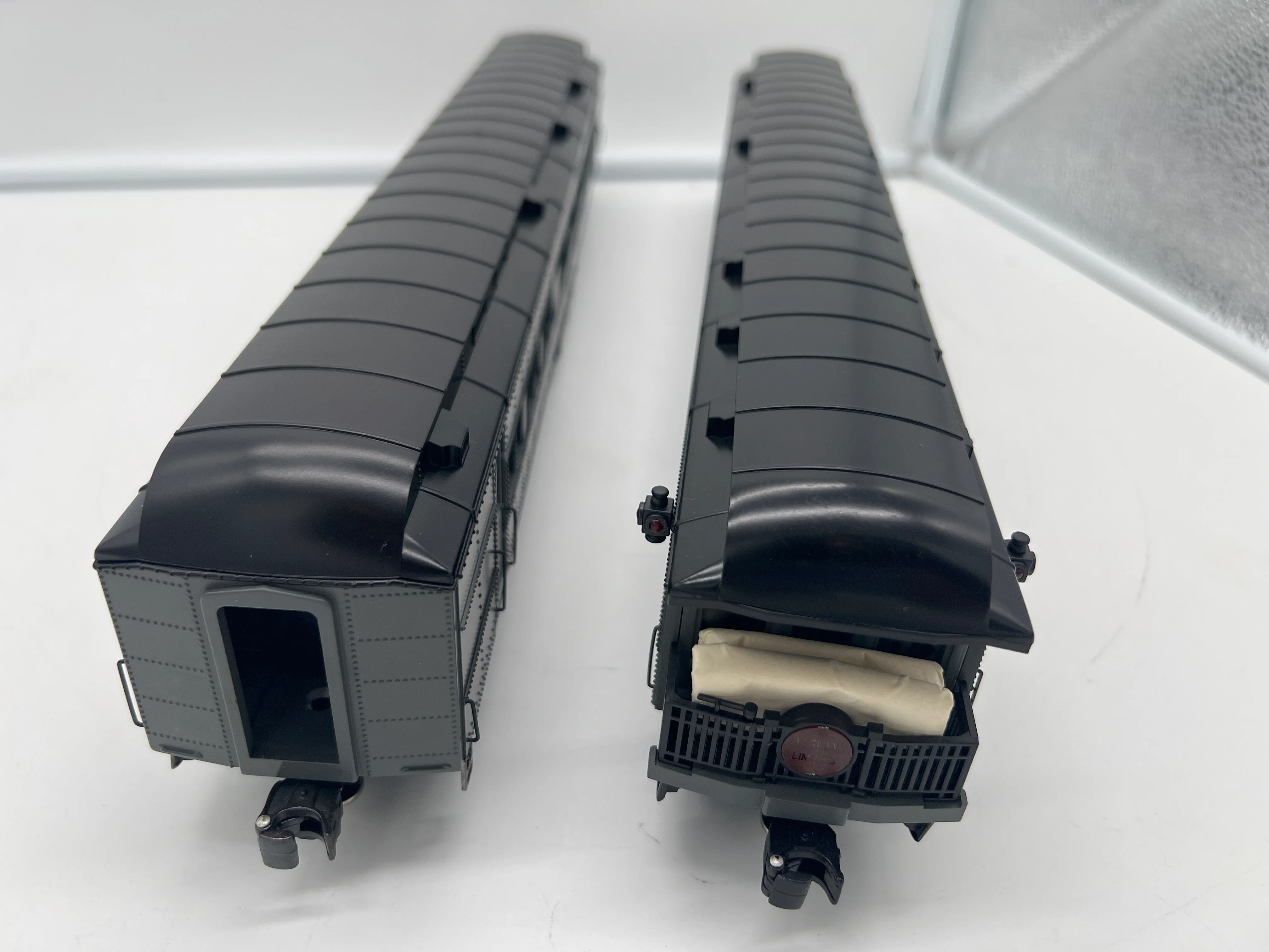 K-Line K-3628, K-1544 Union Pacific Overland Ltd Heavyweight Passenger Car Set (Set of 2) Gray, Diner & Observation Cars O Scale Used Excellent - Image 4