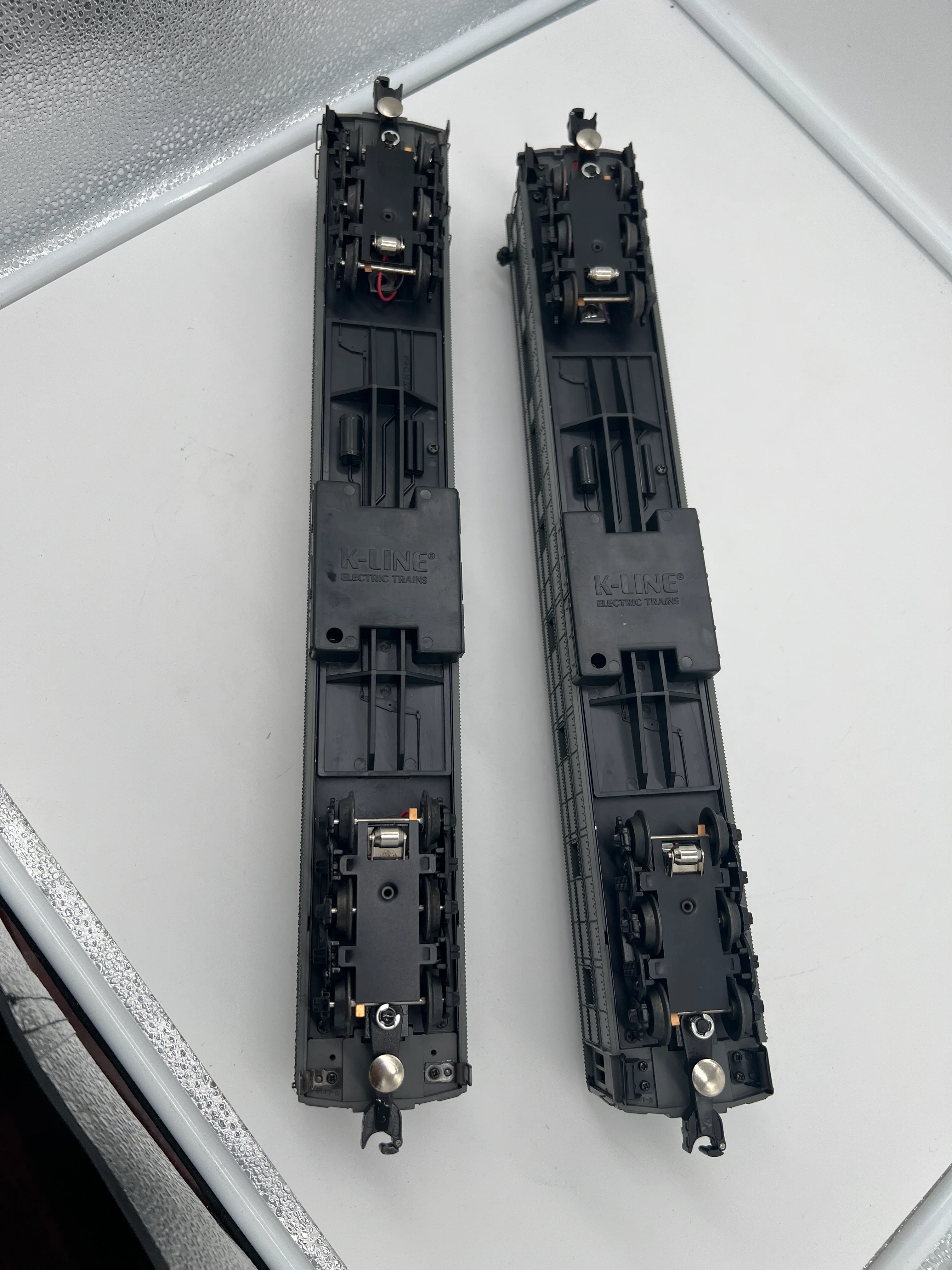 K-Line K-3628, K-1544 Union Pacific Overland Ltd Heavyweight Passenger Car Set (Set of 2) Gray, Diner & Observation Cars O Scale Used Excellent - Image 7