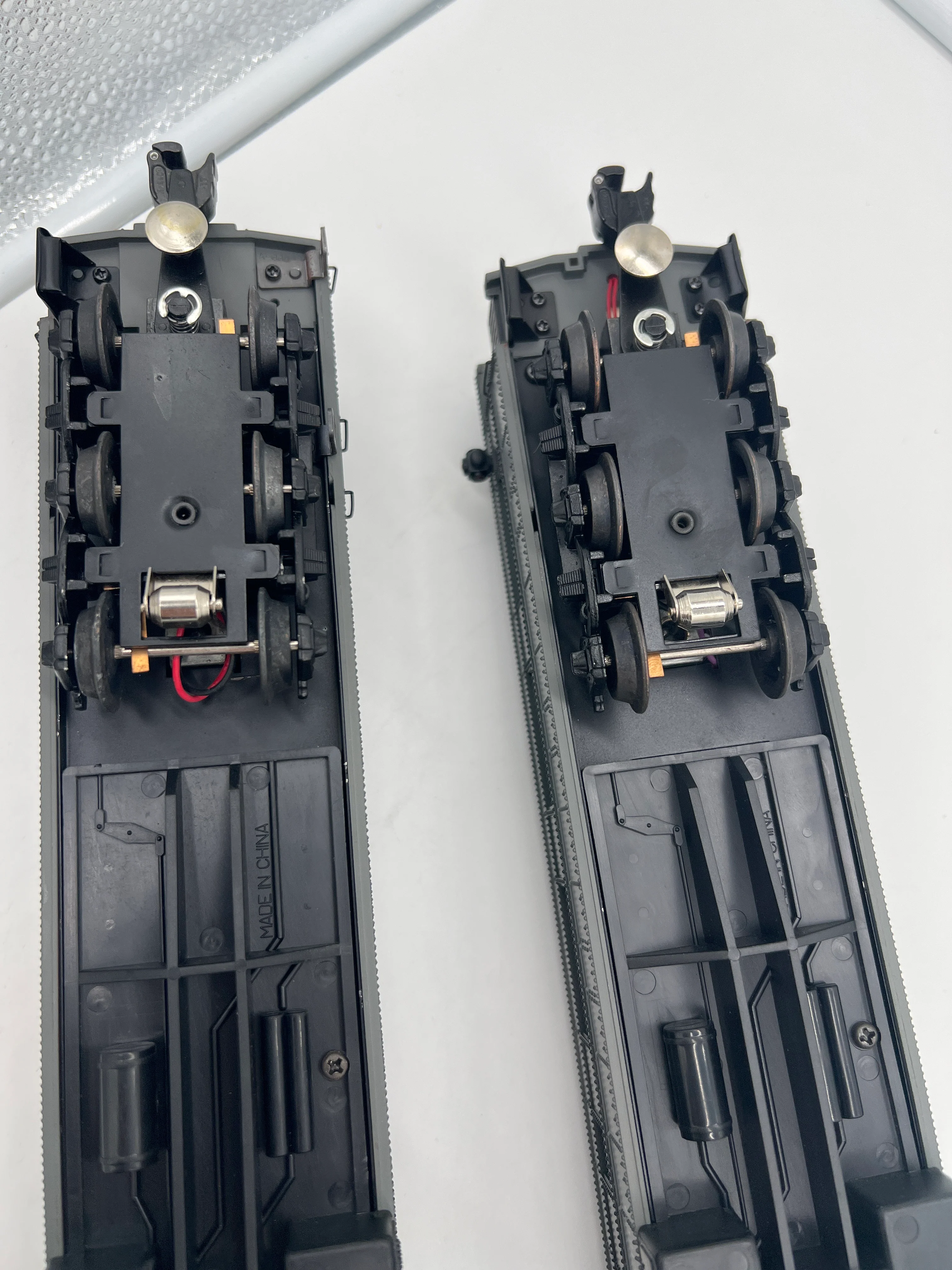 K-Line K-3628, K-1544 Union Pacific Overland Ltd Heavyweight Passenger Car Set (Set of 2) Gray, Diner & Observation Cars O Scale Used Excellent - Image 9