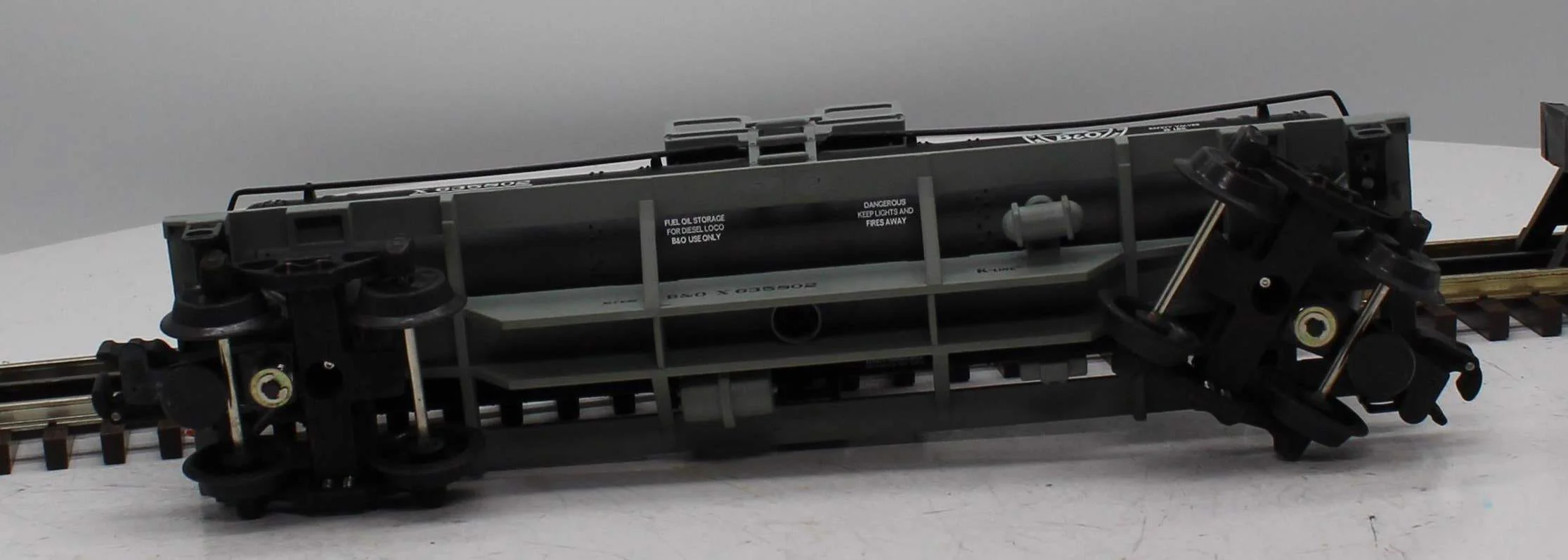 K-Line K-635802 BALTIMORE & OHIO Single Dome Tank Car #X635802 O Scale Like New Damaged Box - Image 7