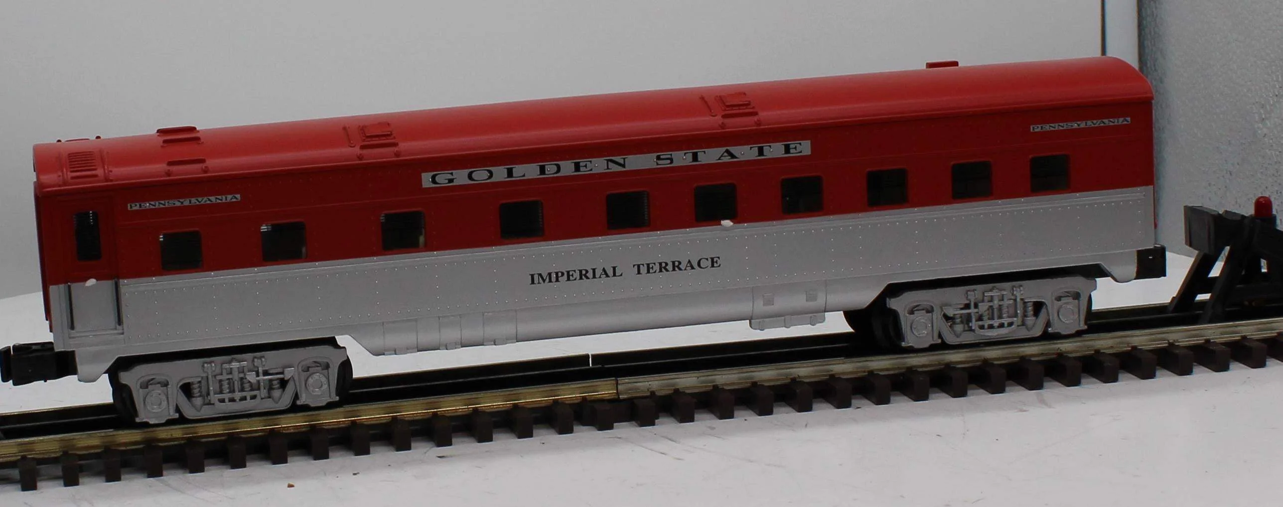 K-Line K4532-3368 Golden State Imperial Terrace Passenger Car O SCALE Like New - Image 2