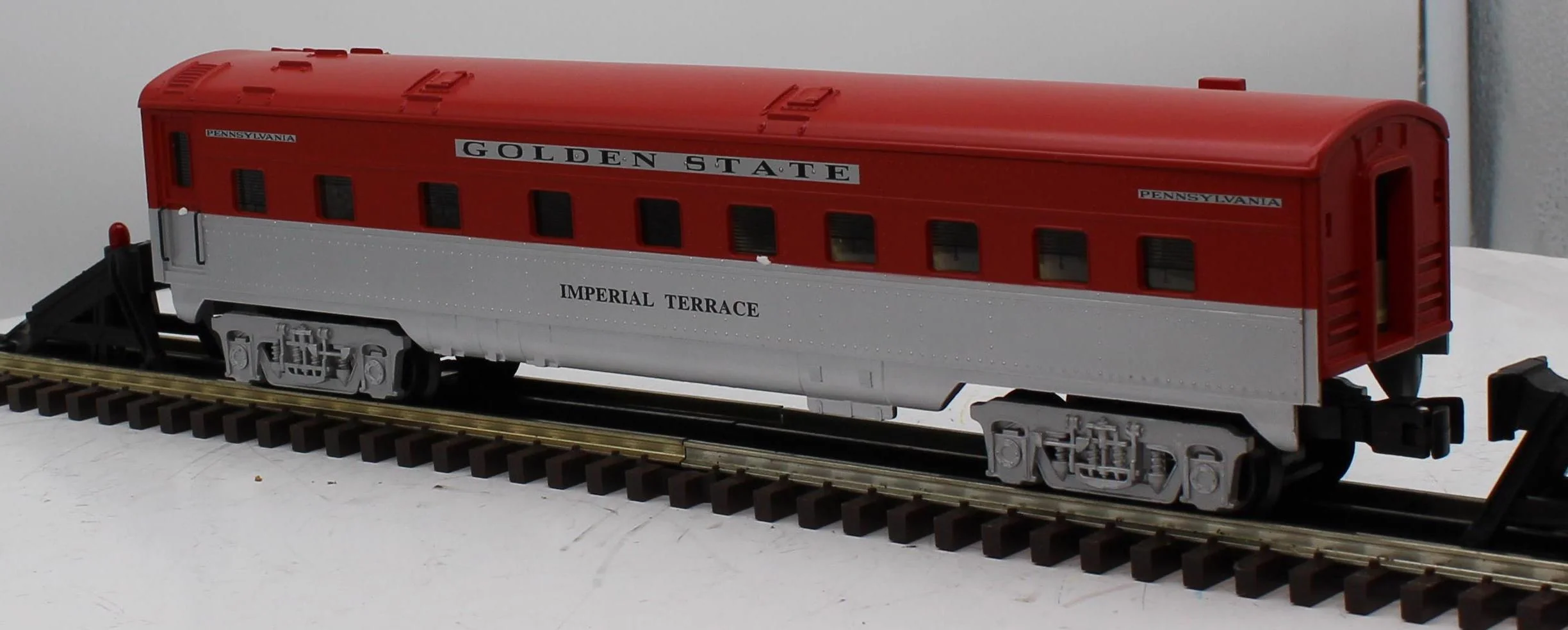 K-Line K4532-3368 Golden State Imperial Terrace Passenger Car O SCALE Like New - Image 4