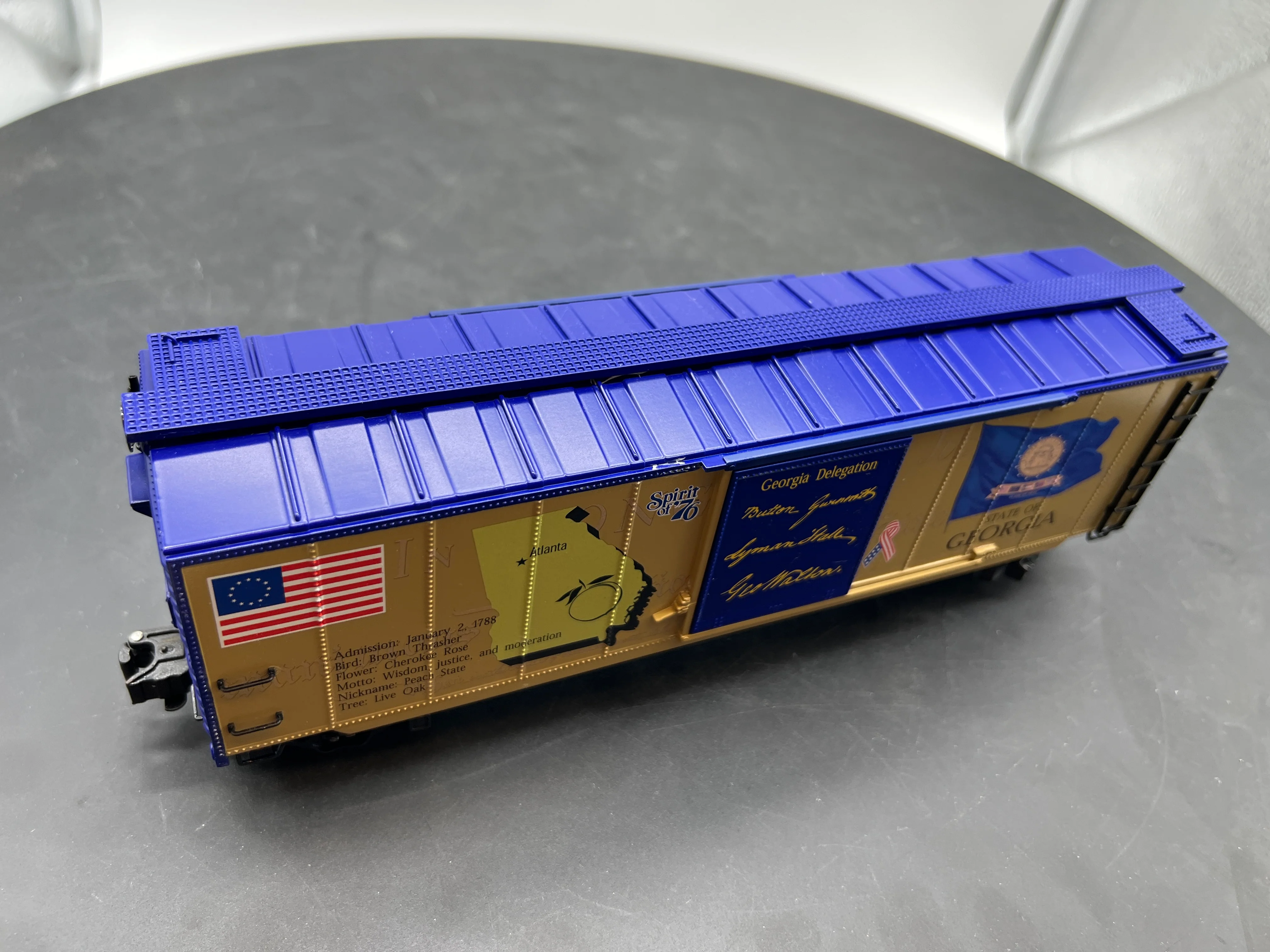 K-Line k761-7604 Spirit of 76 State of Georgia  Boxcar O SCALE Like New - Image 2