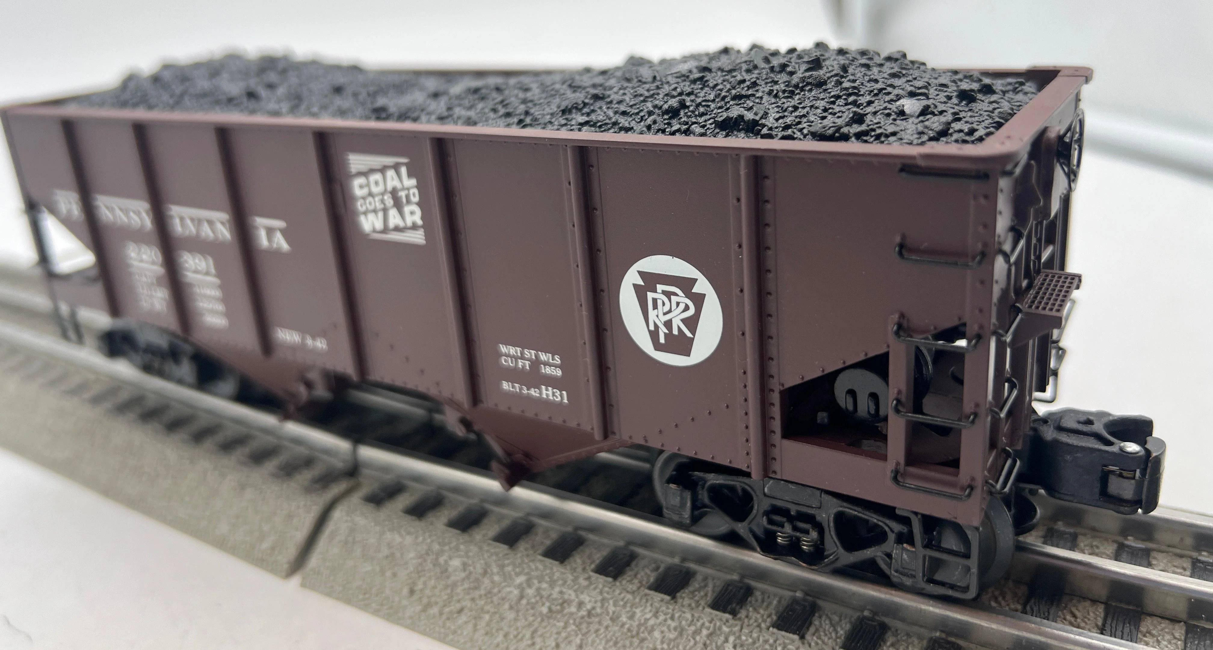 K-Line O K6253-1891 Pennsylvania PRR coal goes to war Die Cast 2-Bay Hopper Coal k6253-1891 O SCALE Like New - Image 3