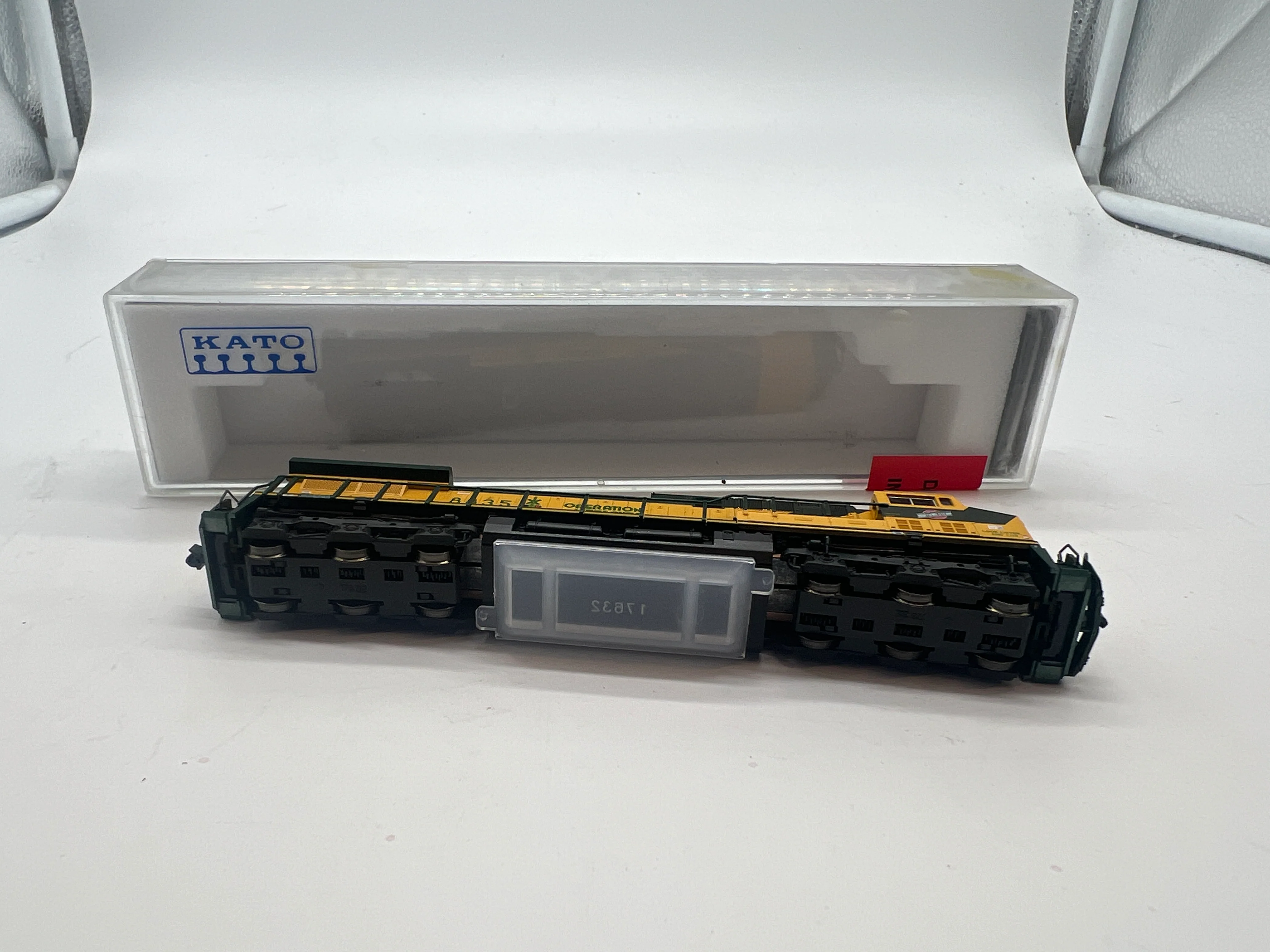 Kato -7032 Chicago Northwestern CNW  Operaton Lifesaver AC4400CW C&NW # 8835 Diesel Locomotive Analog/DC Scale N SCALE Like New - Image 3