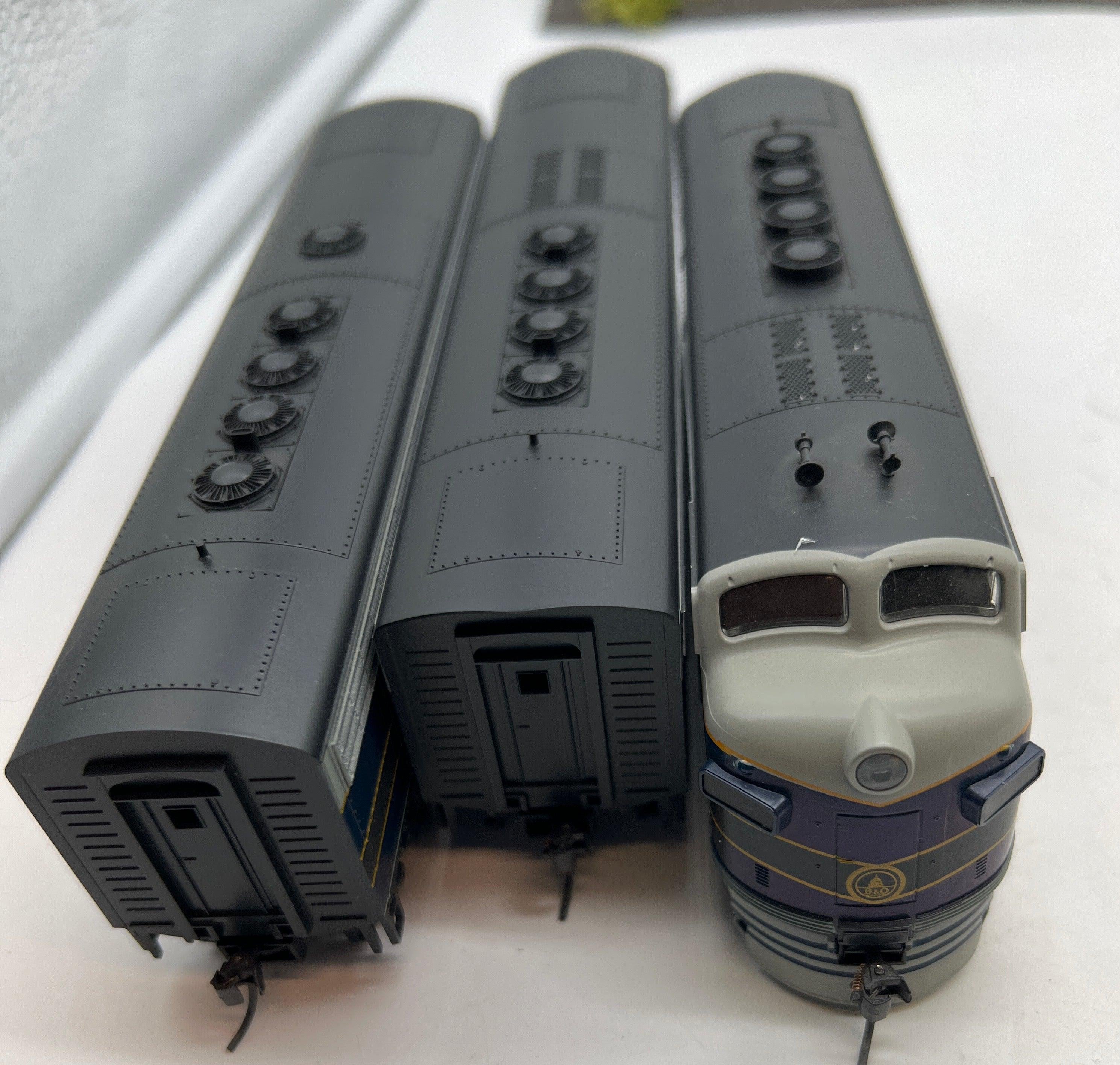 Kato Baltimore & Ohio B&O ABB Set (2 Pwd Units, 1 Nonpwd) Locomotive set HO SCALE Like New No Box - Image 4