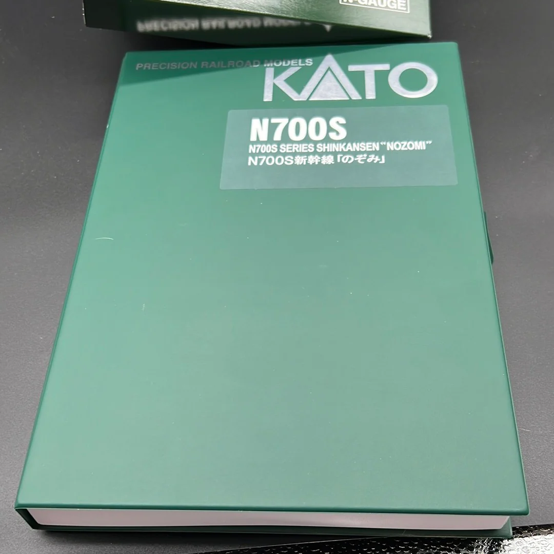 Kato N700S Series Shikansen Nozomi 8 Car Set N SCALE - Image 5