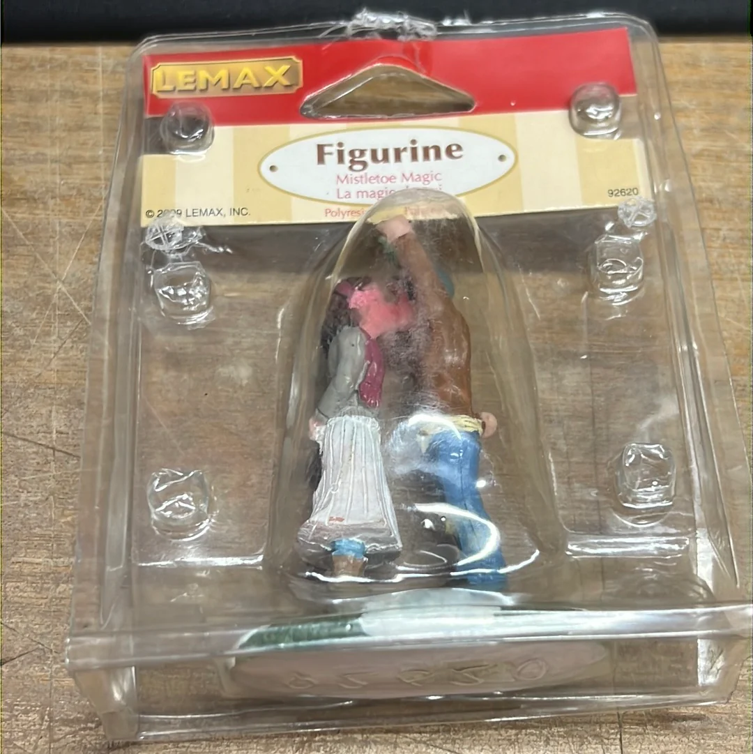 Lemax 92620 Mistletoe Magic FIgurine - Image 2