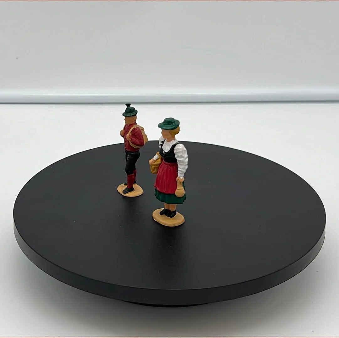 LGB Figure Pack Alpine Couple B (2) G SCALE USED - Image 2