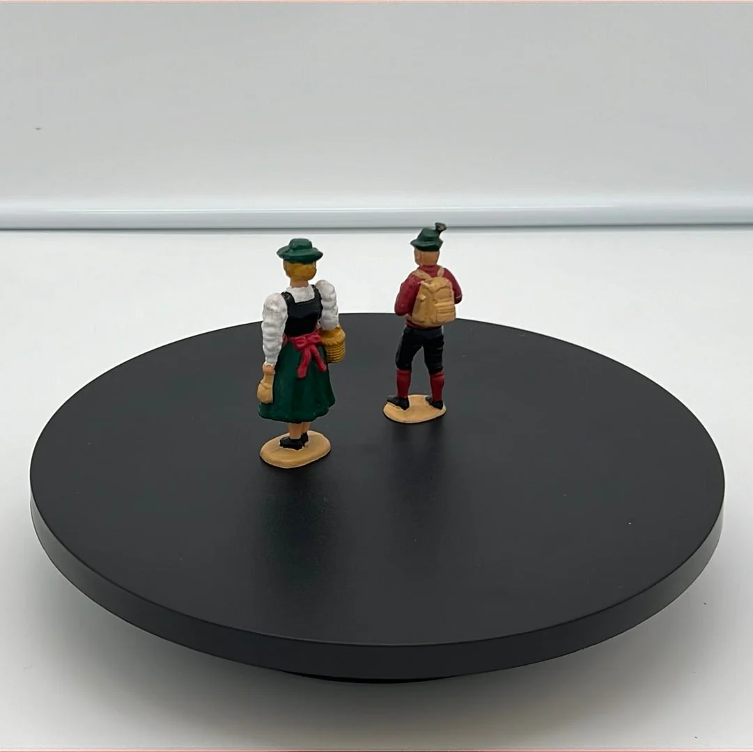 LGB Figure Pack Alpine Couple B (2) G SCALE USED - Image 3