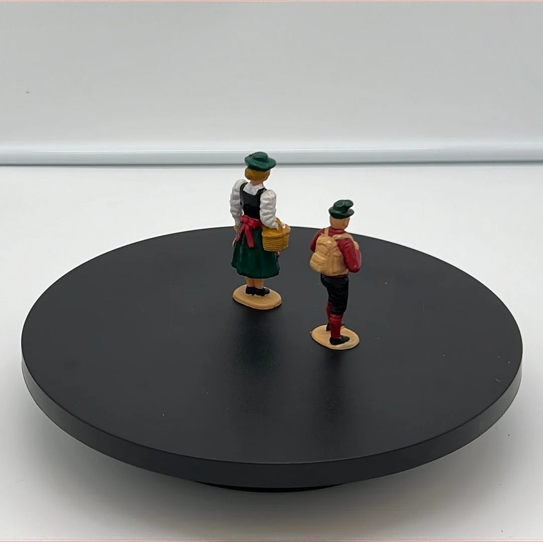 LGB Figure Pack Alpine Couple B (2) G SCALE USED - Image 4