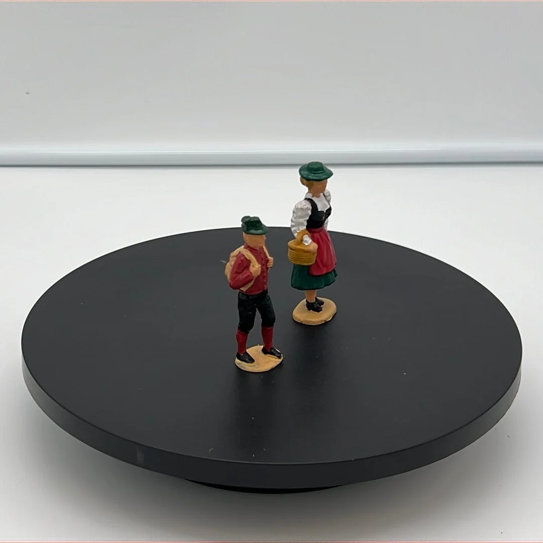 LGB Figure Pack Alpine Couple B (2) G SCALE USED - Image 5
