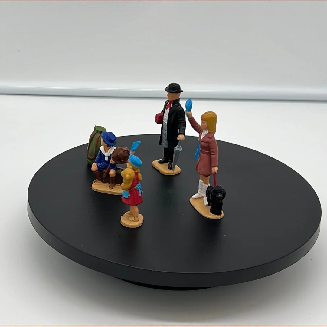LGB Figure Pack Family of Four (4) G SCALE USED - Image 2
