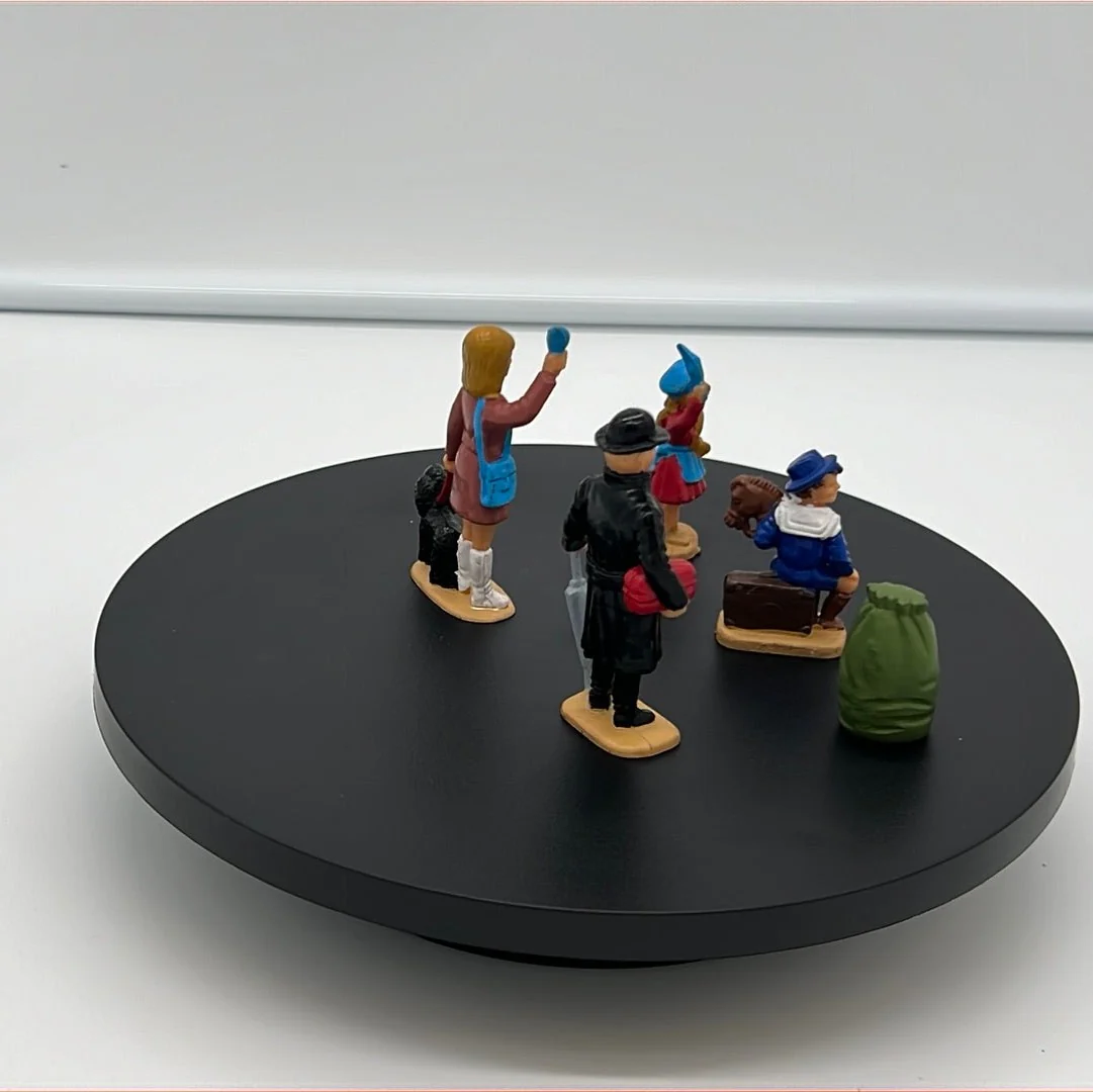 LGB Figure Pack Family of Four (4) G SCALE USED - Image 4