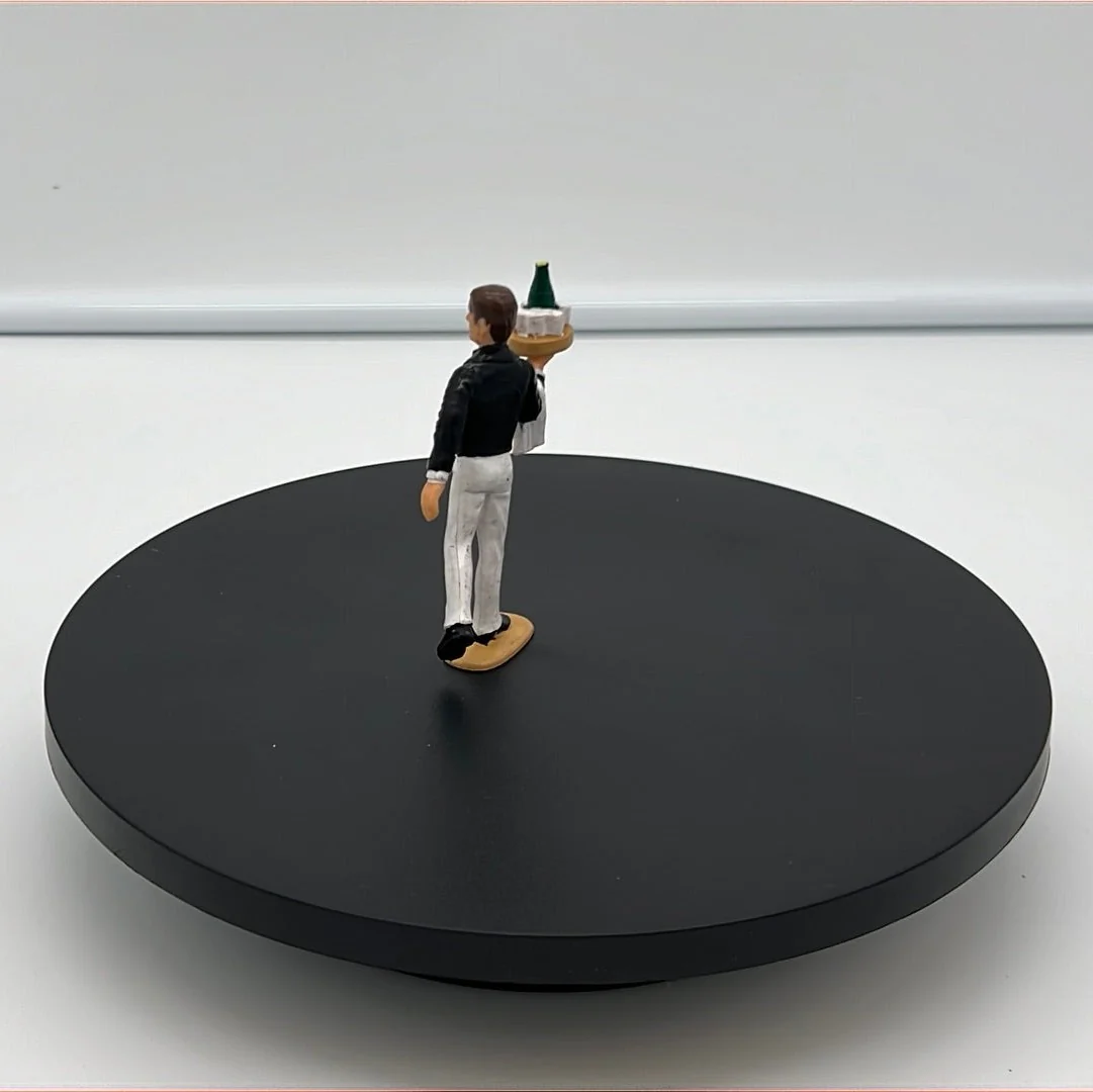 LGB Figure Pack Server B (1) G SCALE USED - Image 3