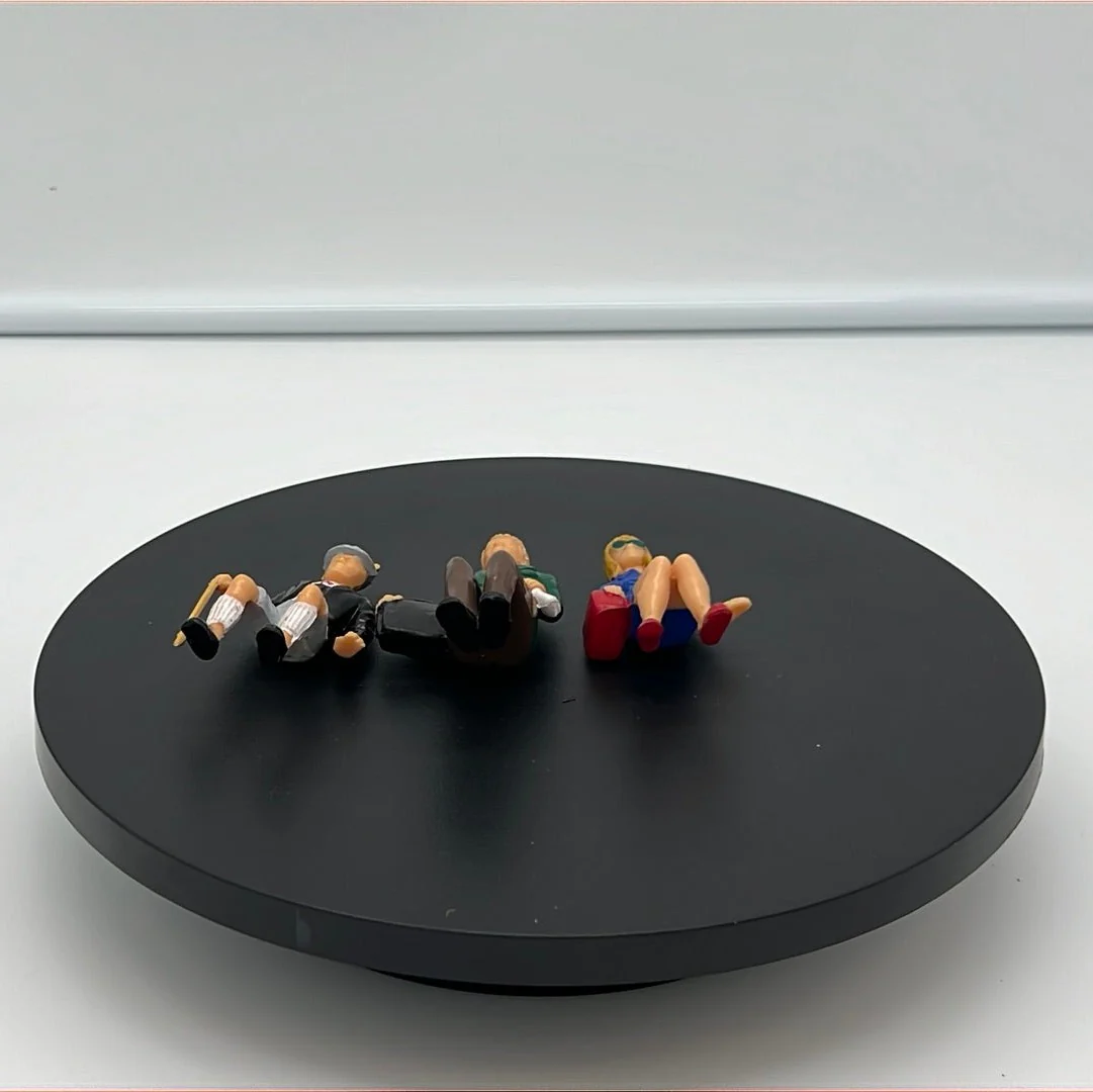 LGB Figure Pack Three Sitting People Pack B (3) G SCALE USED - Image 2