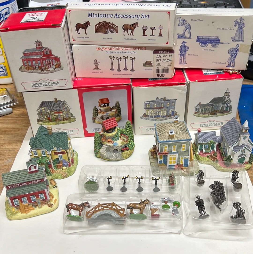 Liberty Falls lot of 6 Buildings and 3 accessory packs AS IS