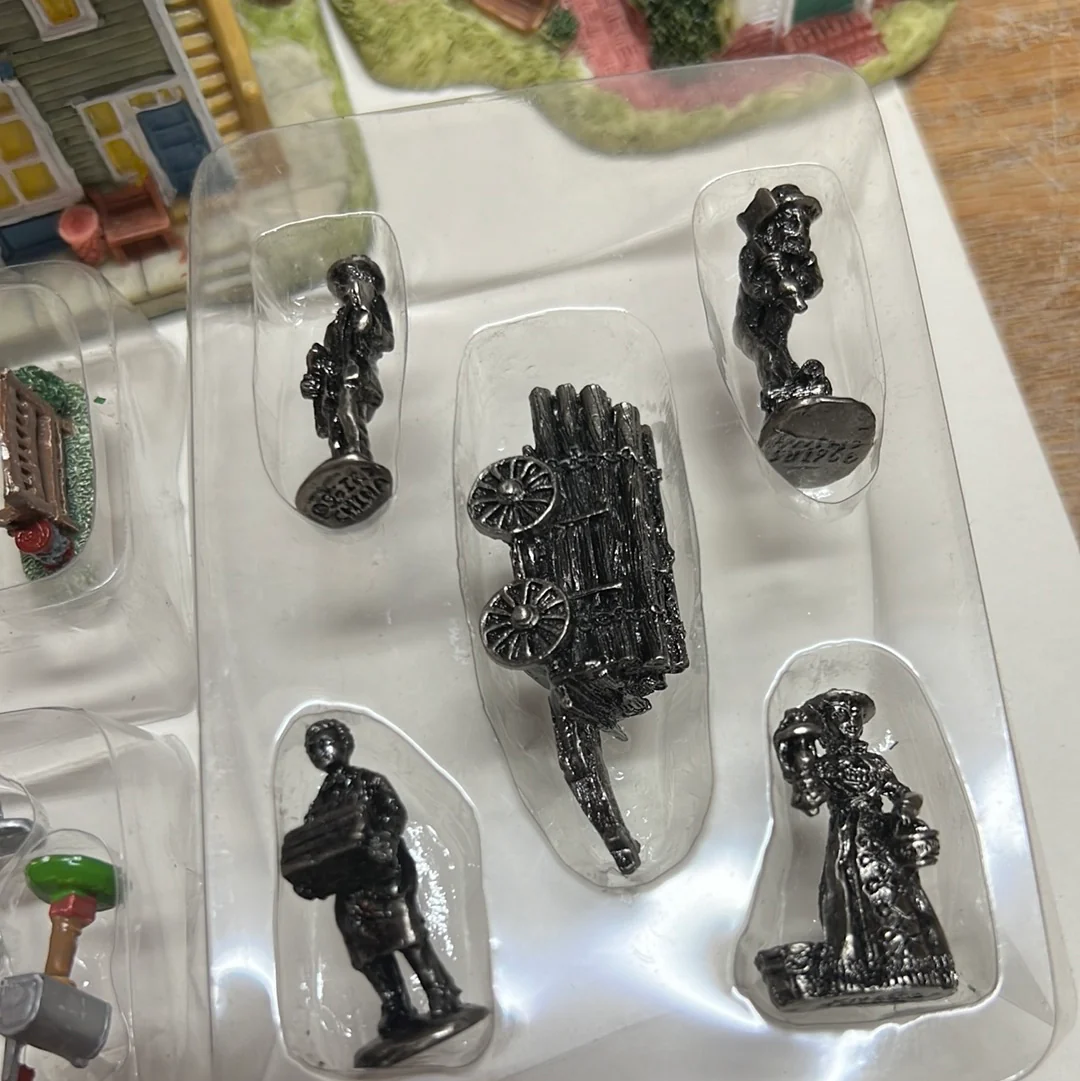 Liberty Falls lot of 6 Buildings and 3 accessory packs AS IS - Image 10