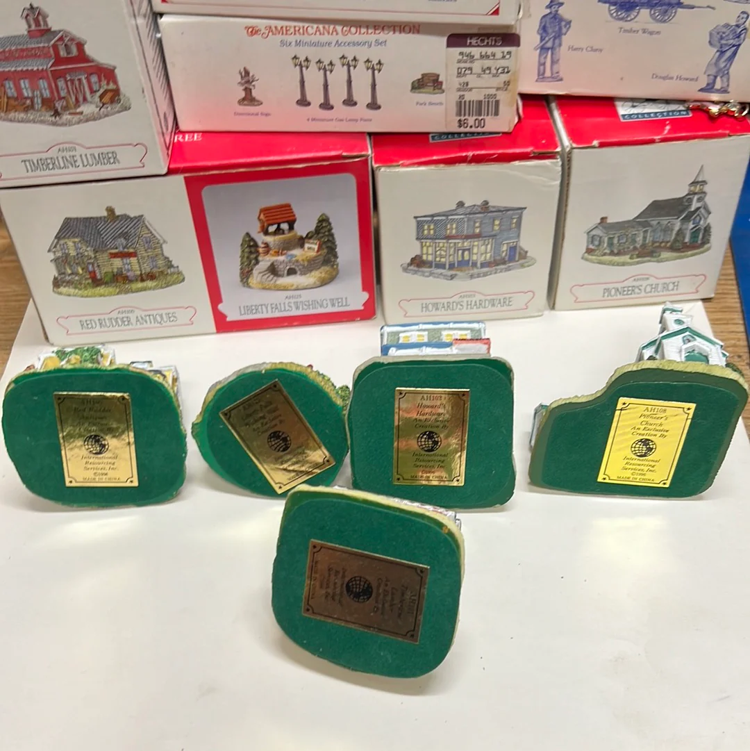 Liberty Falls lot of 6 Buildings and 3 accessory packs AS IS - Image 12