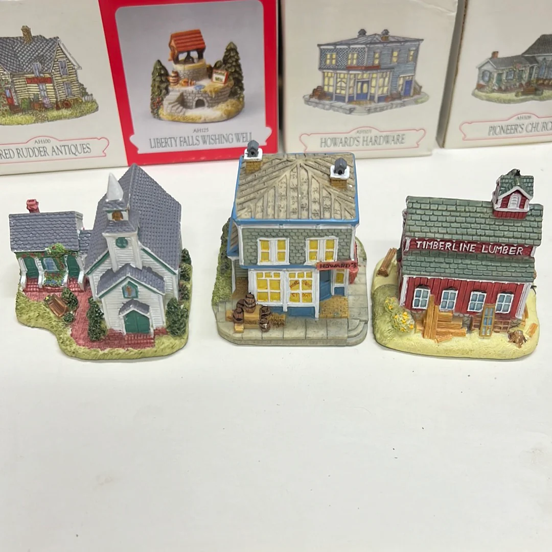 Liberty Falls lot of 6 Buildings and 3 accessory packs AS IS - Image 15