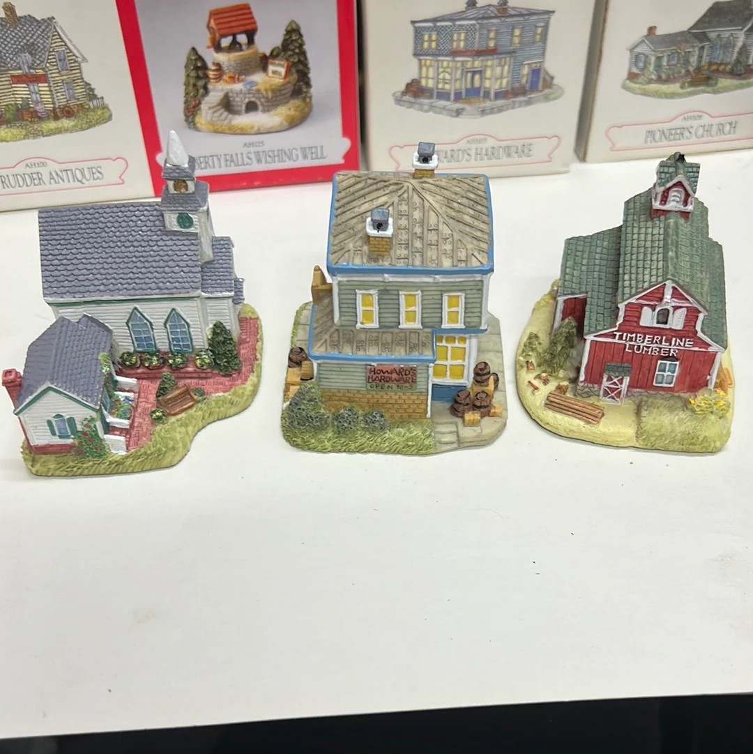 Liberty Falls lot of 6 Buildings and 3 accessory packs AS IS - Image 16