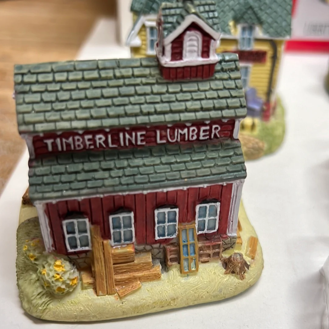 Liberty Falls lot of 6 Buildings and 3 accessory packs AS IS - Image 2