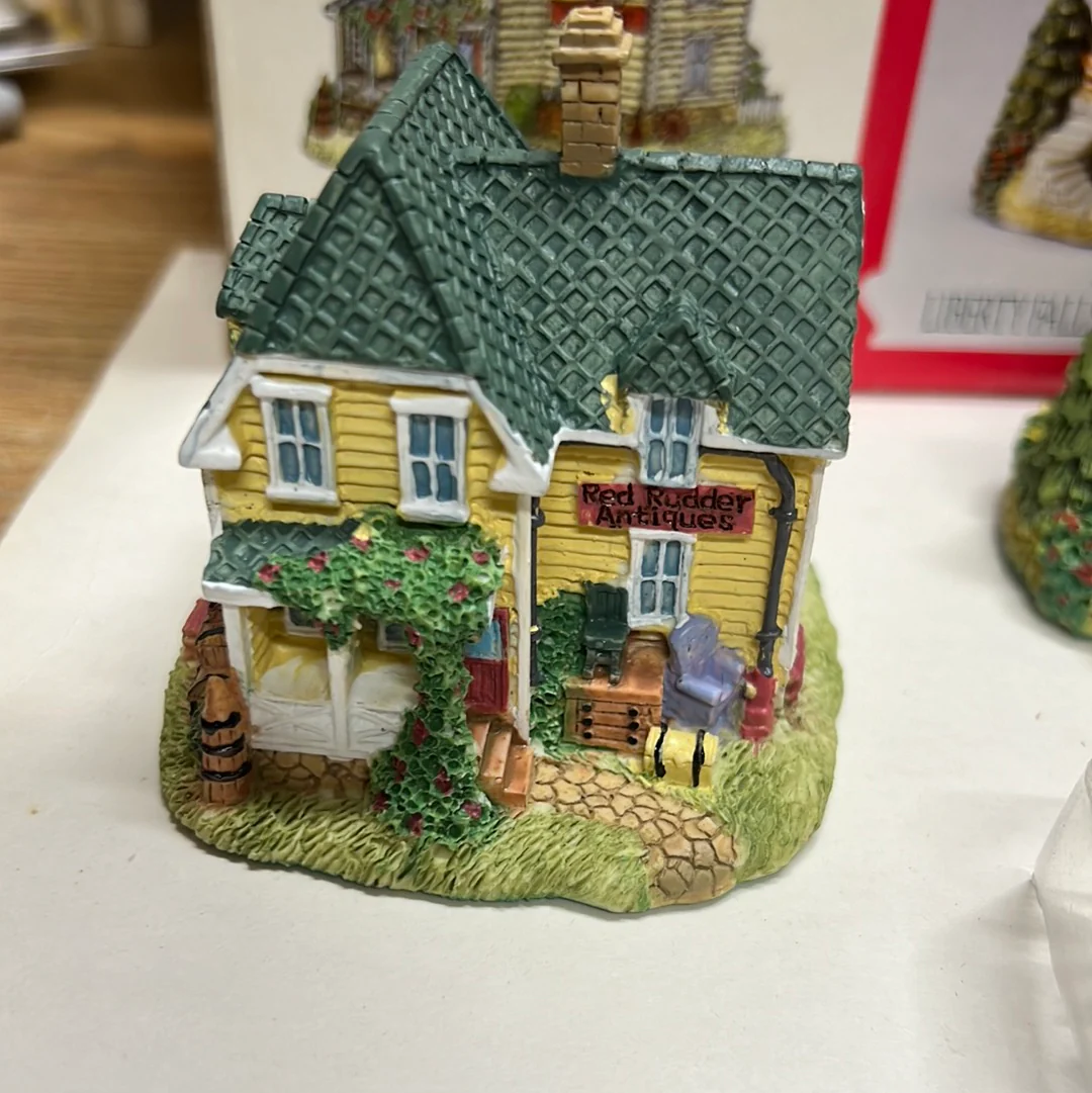 Liberty Falls lot of 6 Buildings and 3 accessory packs AS IS - Image 3