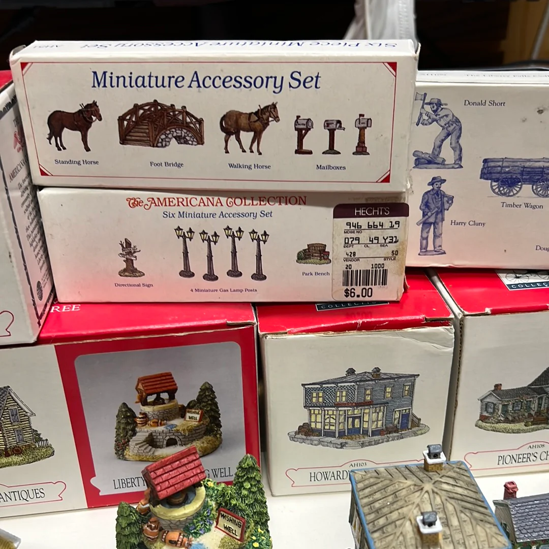 Liberty Falls lot of 6 Buildings and 3 accessory packs AS IS - Image 6