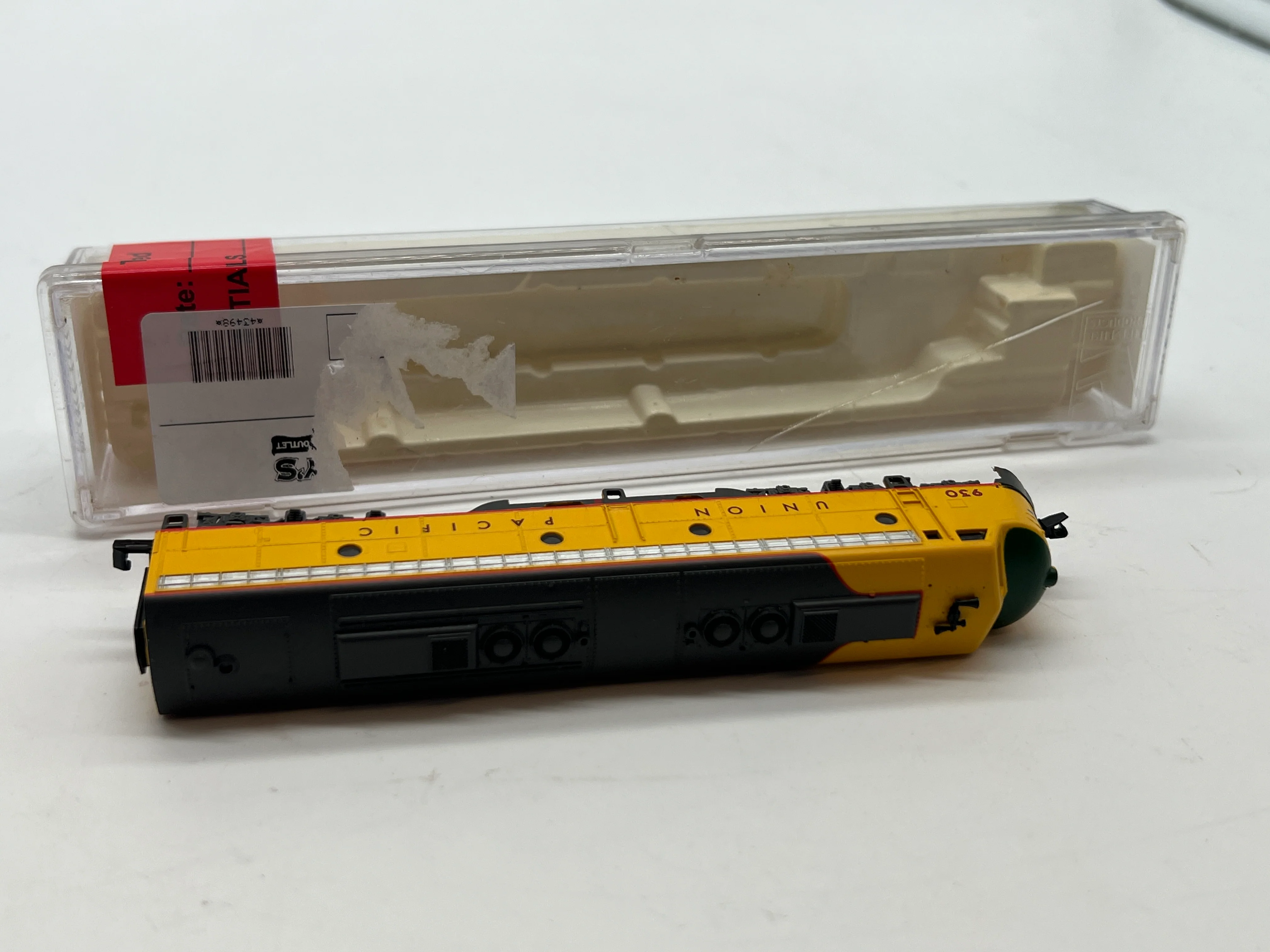Life-Like #7173 E8 locomotive Union Pacific N Scale  Like New - Image 5